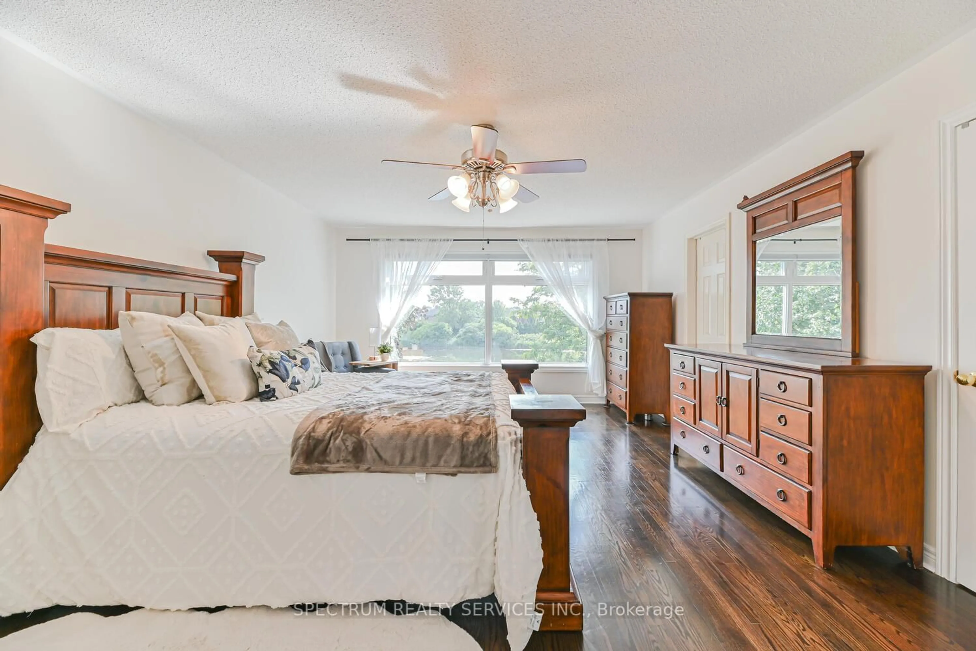 Bedroom with bed, unknown for 68 Robarts Dr, Milton Ontario L9T 5P3