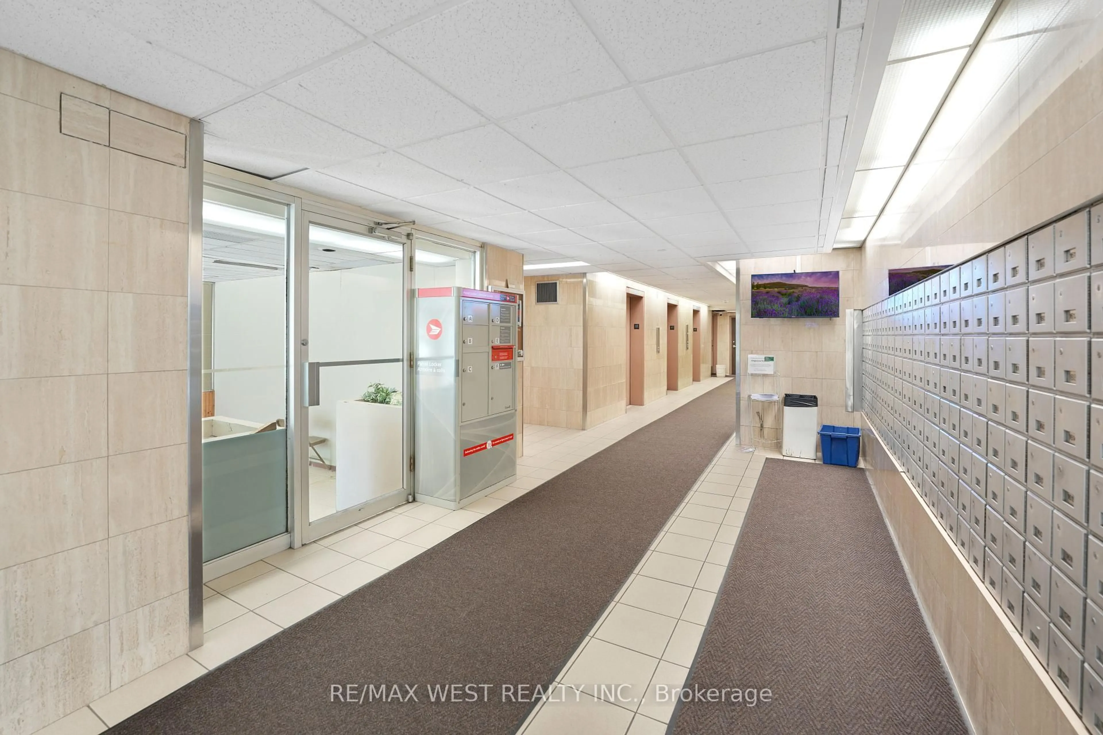 Unknown for 370 Dixon Rd #1410, Toronto Ontario M9R 1T2