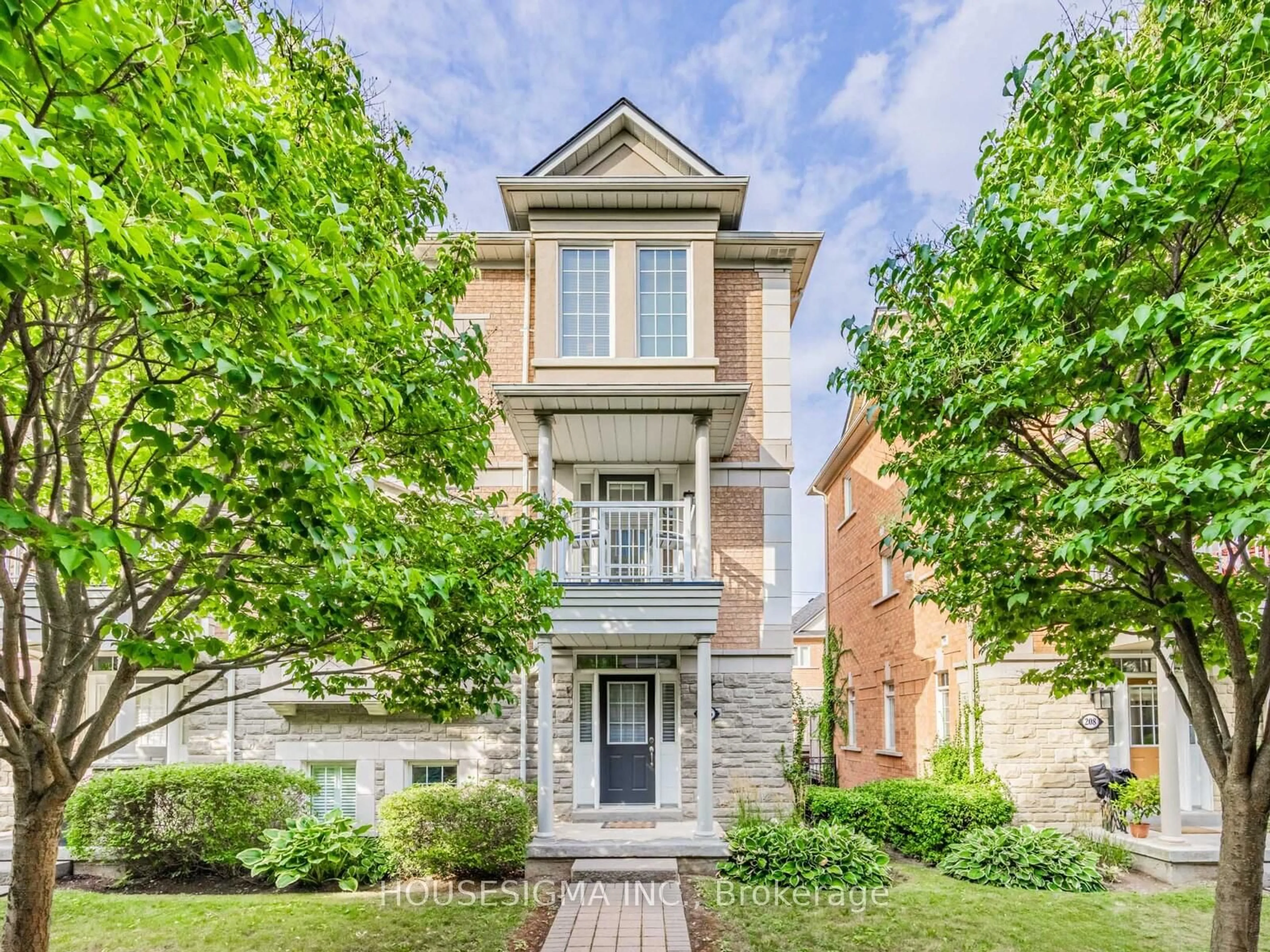Home with brick exterior material, street for 60 Rosewood Ave #206, Mississauga Ontario L5G 4W2