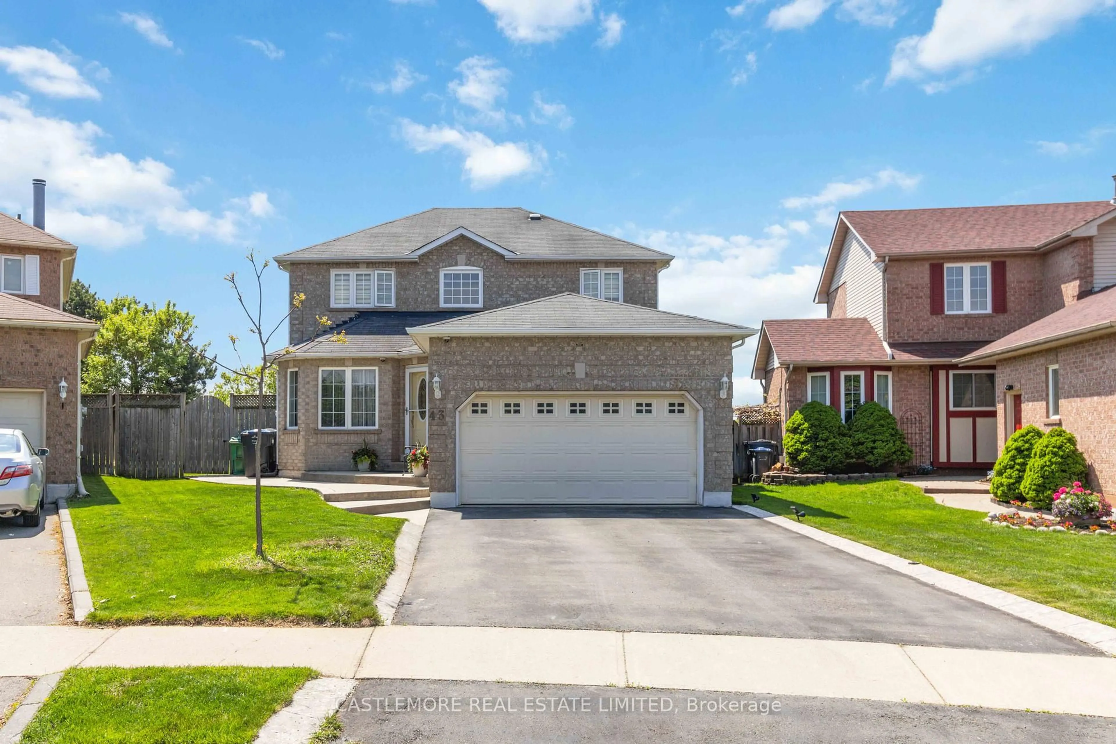 Home with vinyl exterior material, street for 43 Vivian Cres, Brampton Ontario L6Y 4V1