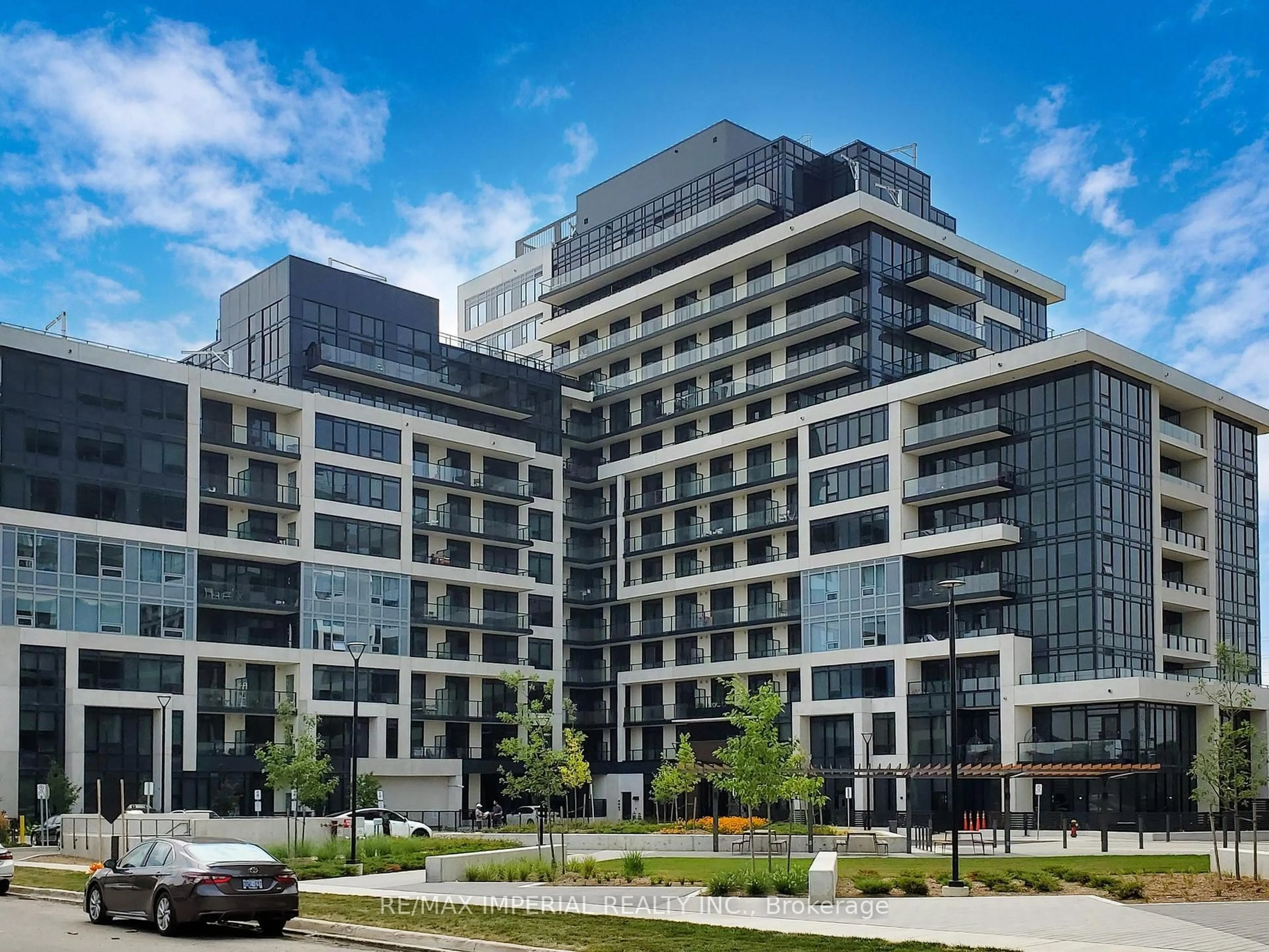Indoor foyer for 3200 William Coltson Ave #328, Oakville Ontario L6H 7W6