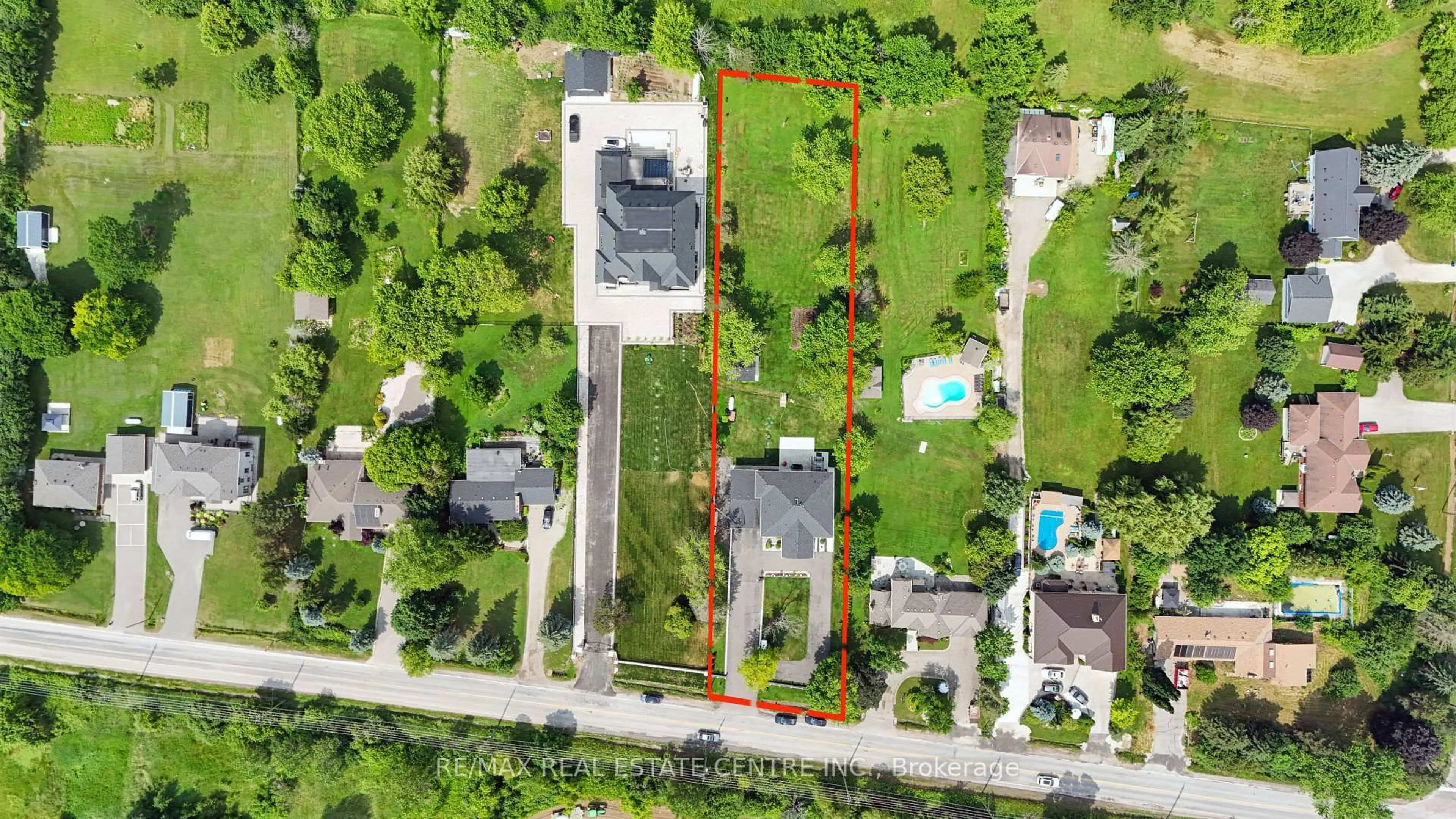 A pic from outside/outdoor area/front of a property/back of a property/a pic from drone, street for 9051 8th Line, Halton Hills Ontario L7G 4S5