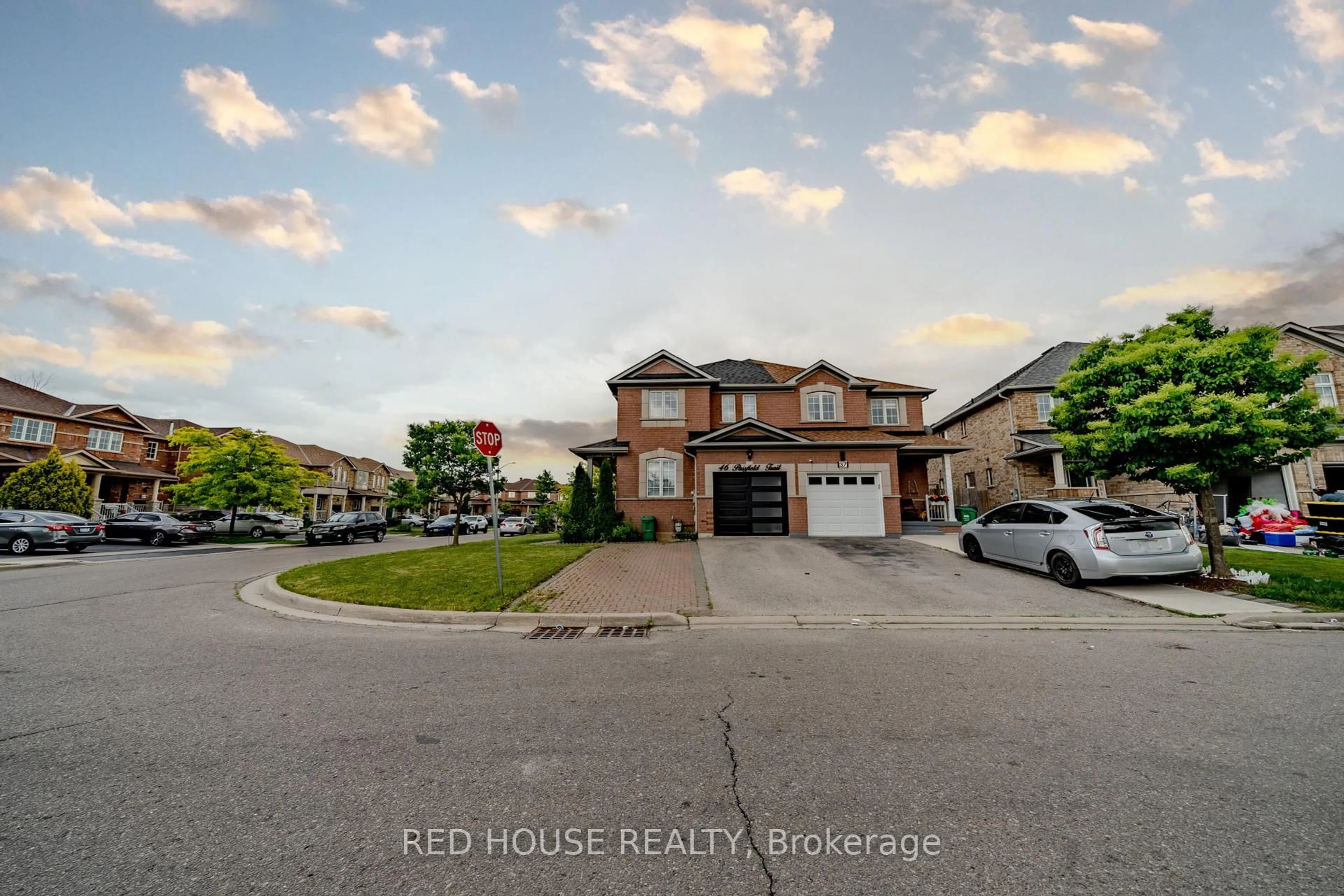 A pic from outside/outdoor area/front of a property/back of a property/a pic from drone, street for 46 Passfield Tr, Brampton Ontario L6P 1T8