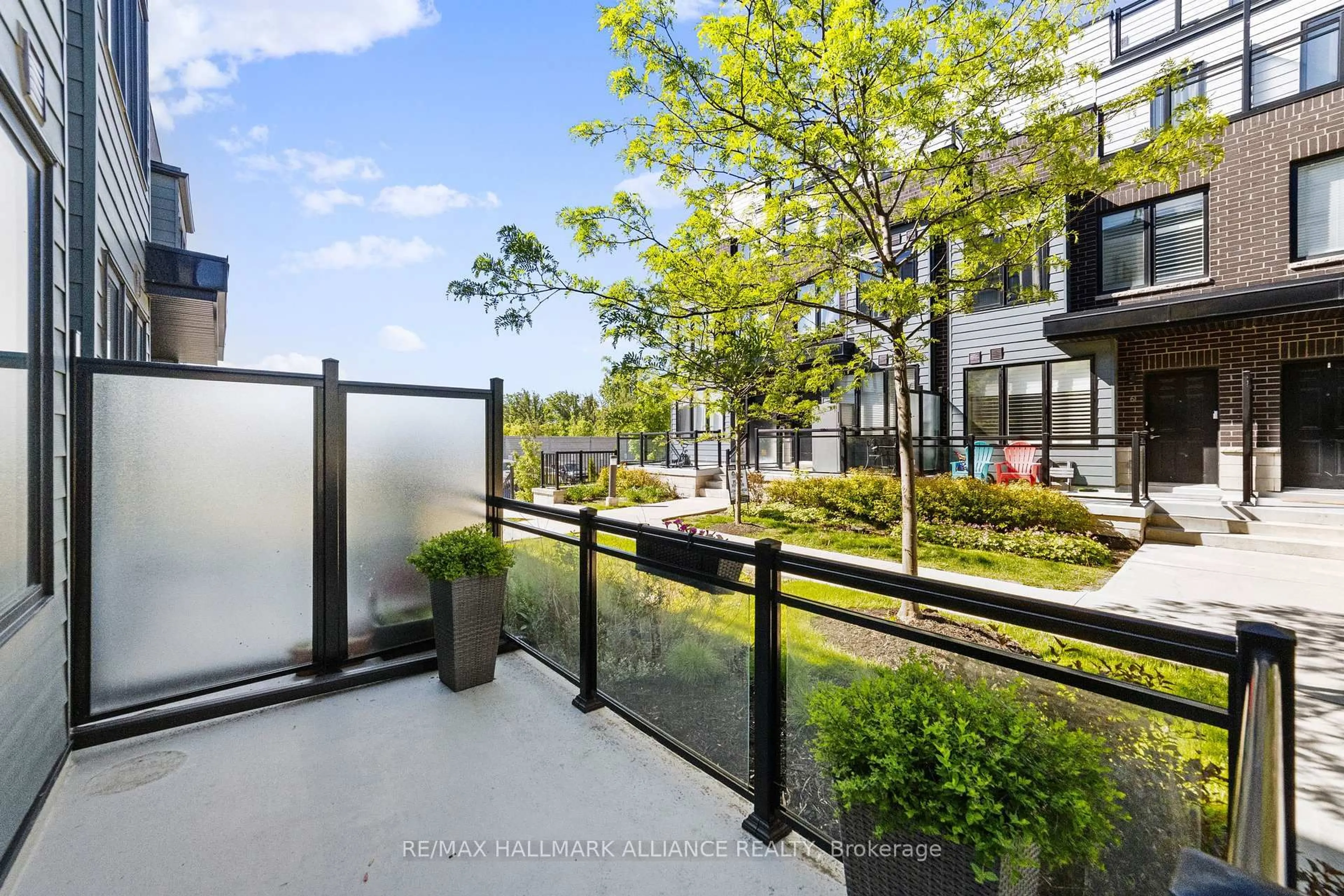 Patio, unknown for 1150 Stroud Lane, Mississauga Ontario L5J 0B3