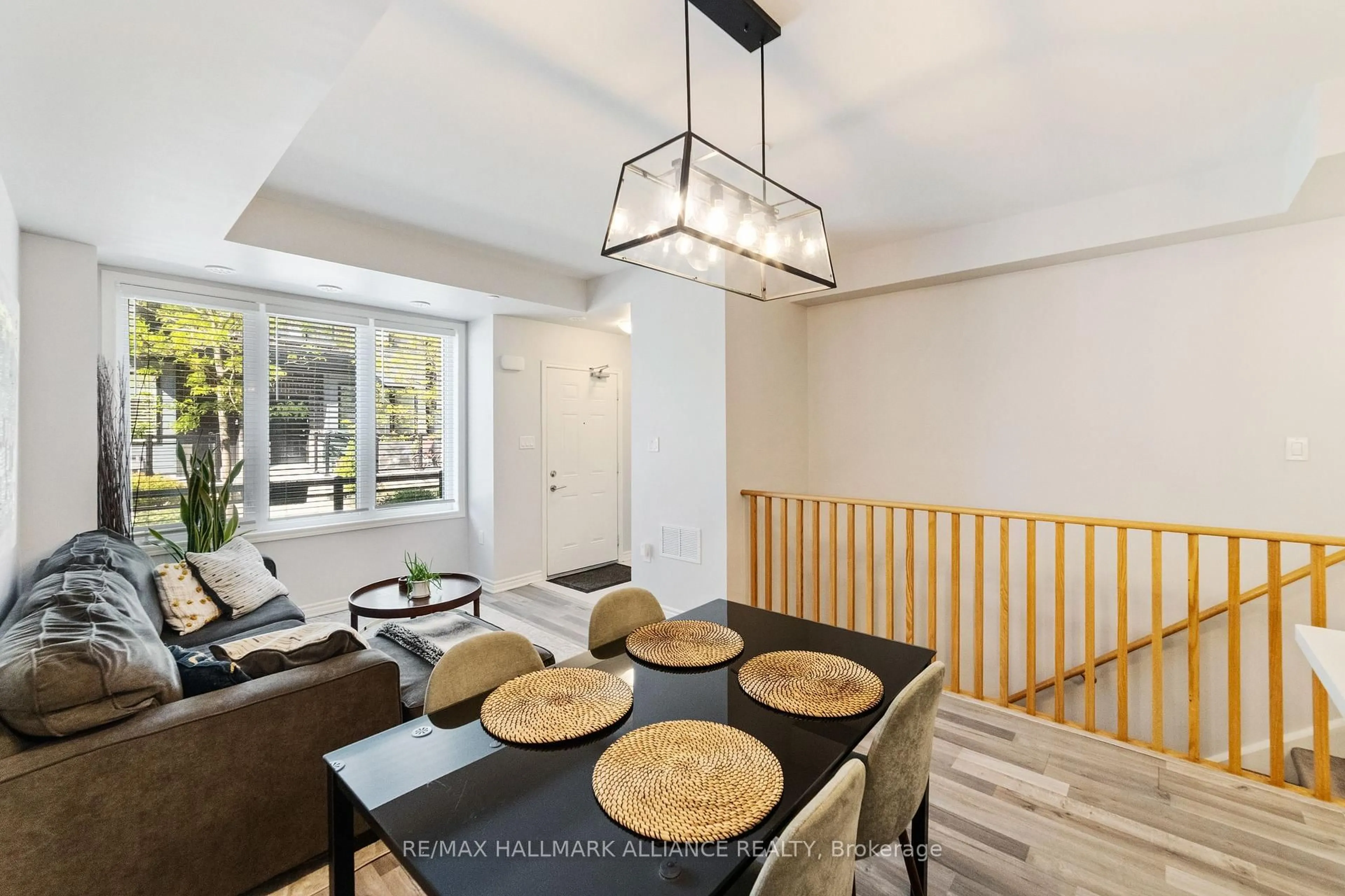 Dining room, unknown for 1150 Stroud Lane, Mississauga Ontario L5J 0B3