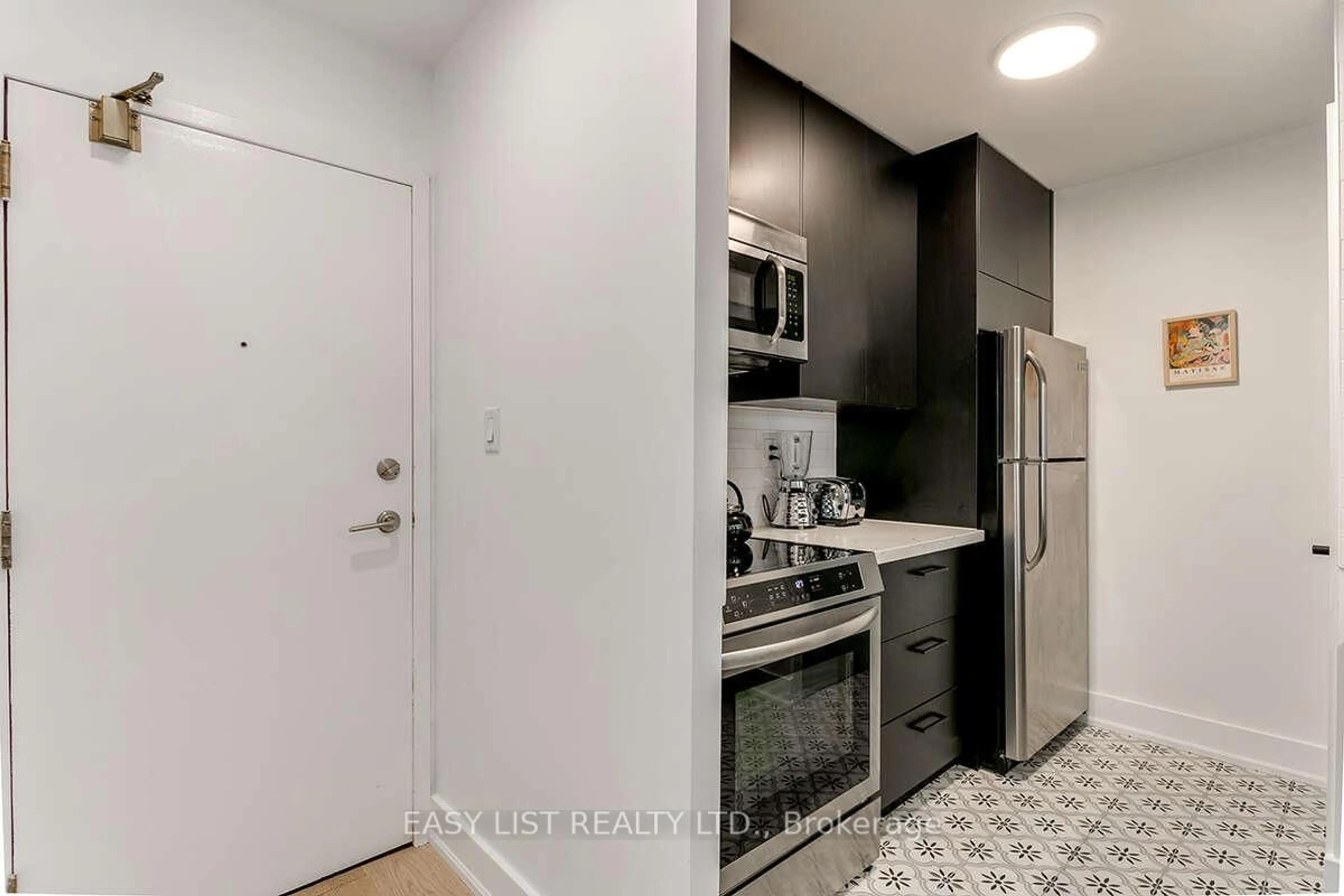 Standard kitchen, ceramic/tile floor for 24 Southport St #155, Toronto Ontario M6S 4Z1