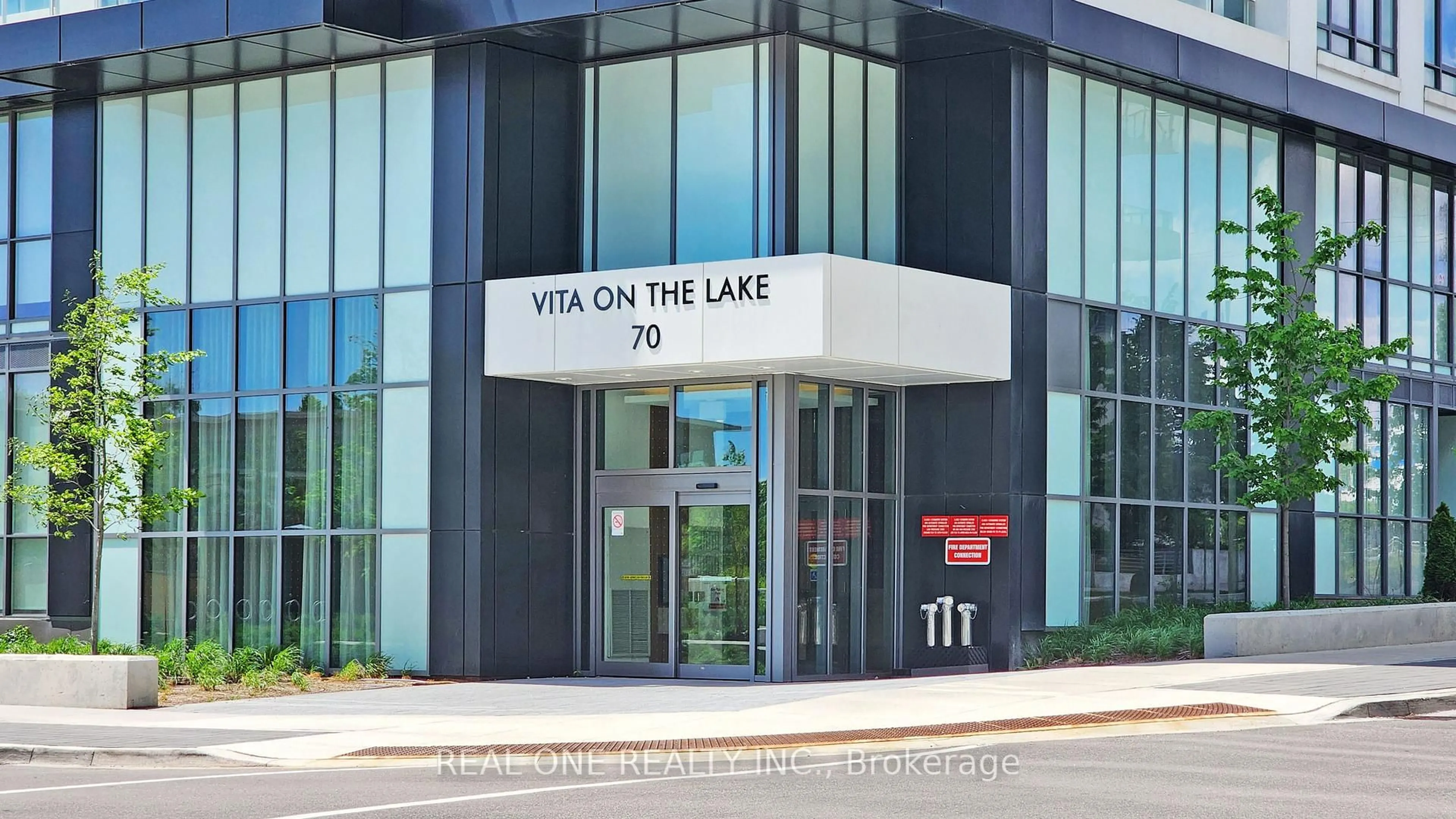 Indoor foyer for 70 Annie Craig Dr #808, Toronto Ontario M8V 0G2