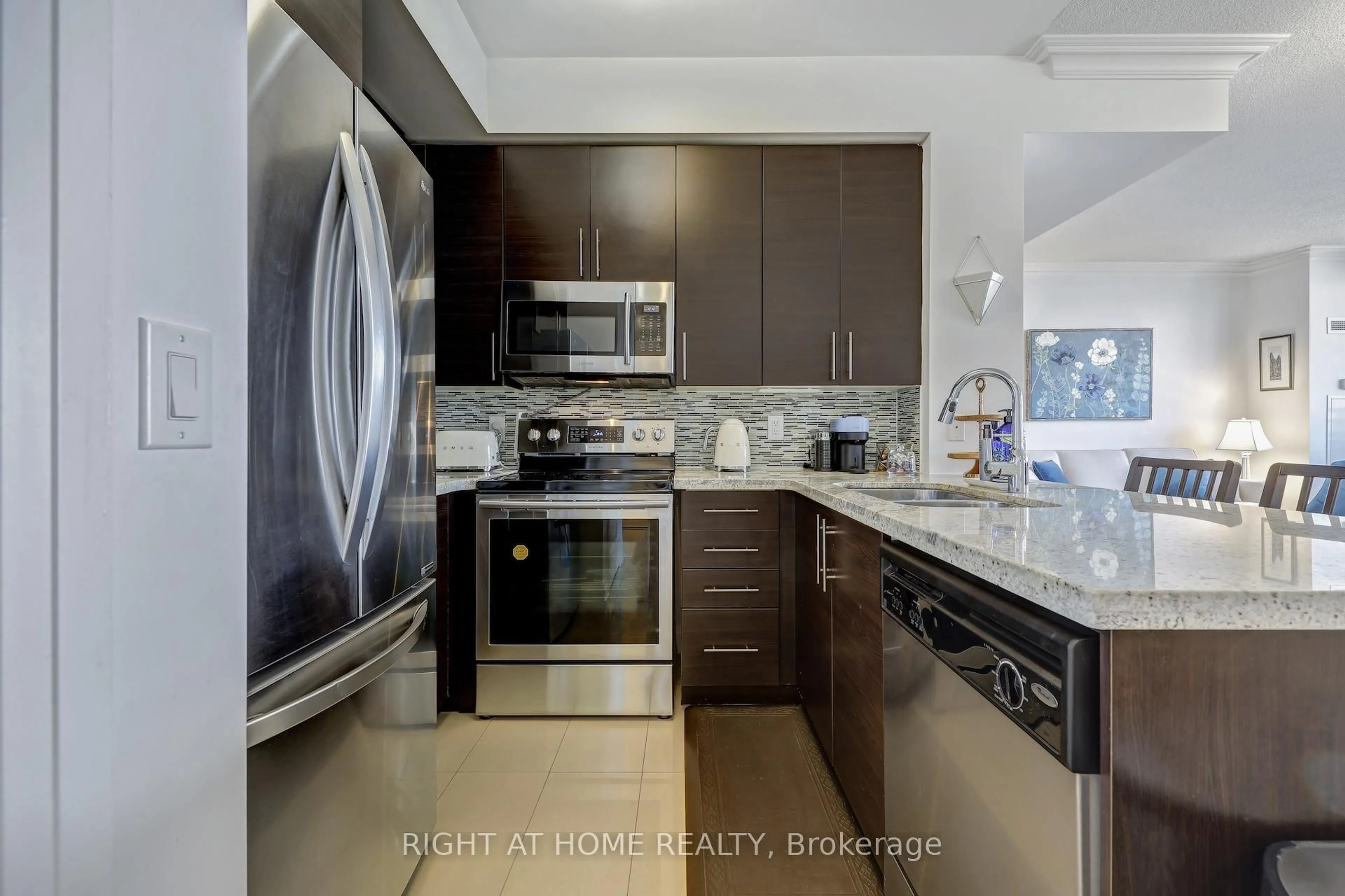 Standard kitchen, ceramic/tile floor for 55 De Boers Dr #LPH04, Toronto Ontario M3J 0G5