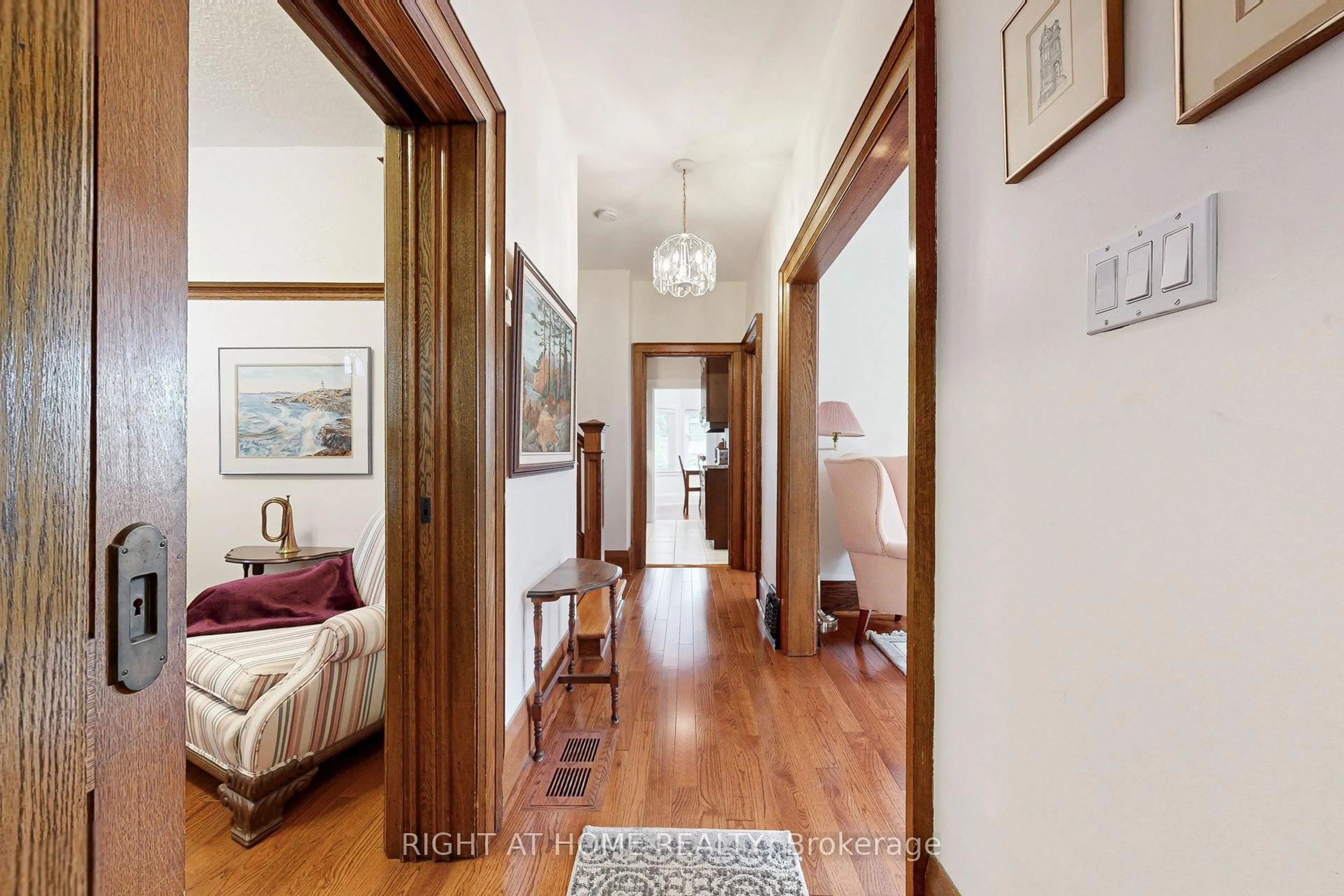 Indoor foyer for 159 ROSEMOUNT Ave, Toronto Ontario M9N 3C2