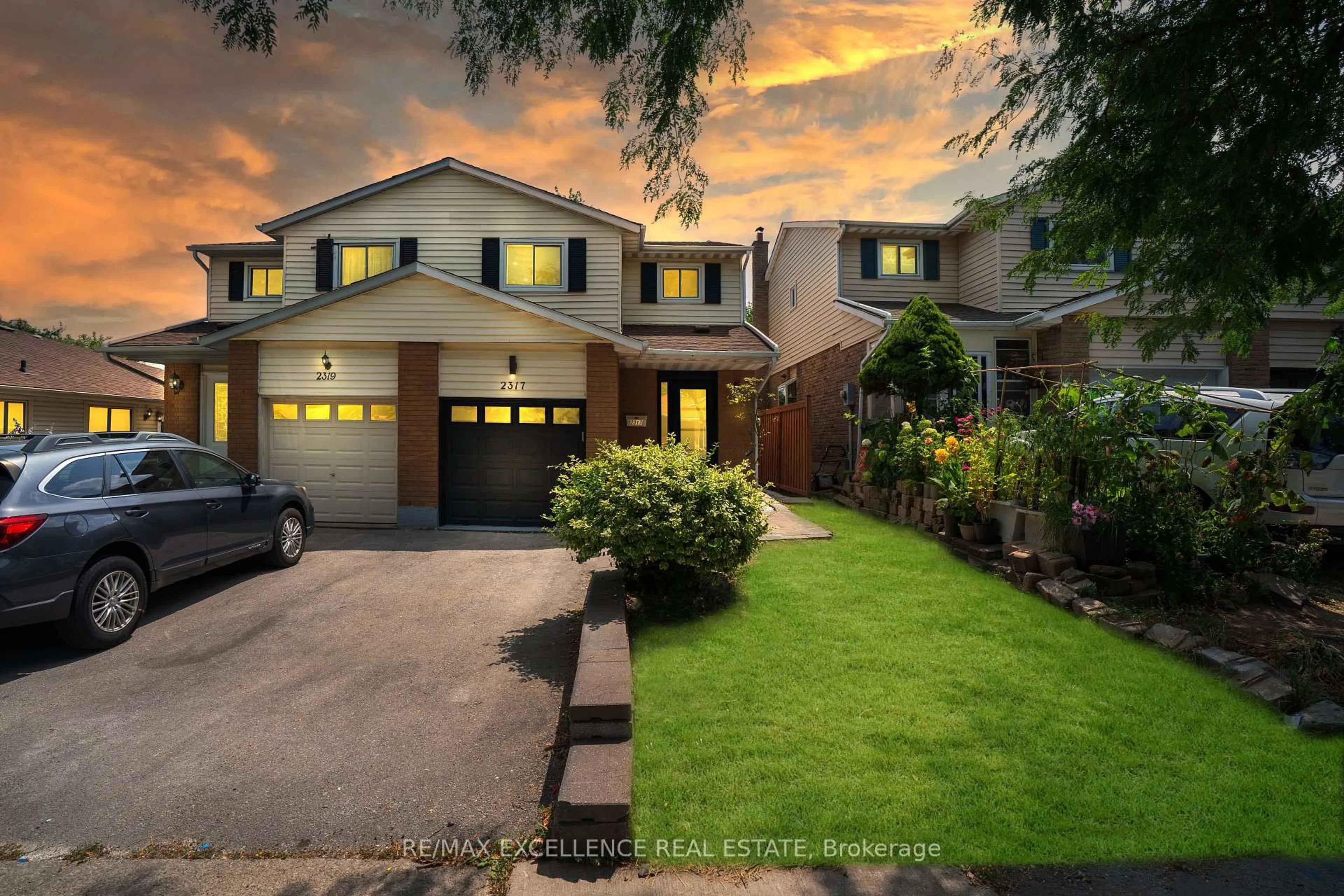 Home with brick exterior material, street for 2317 GREENBANK Tr, Burlington Ontario L7P 3S7