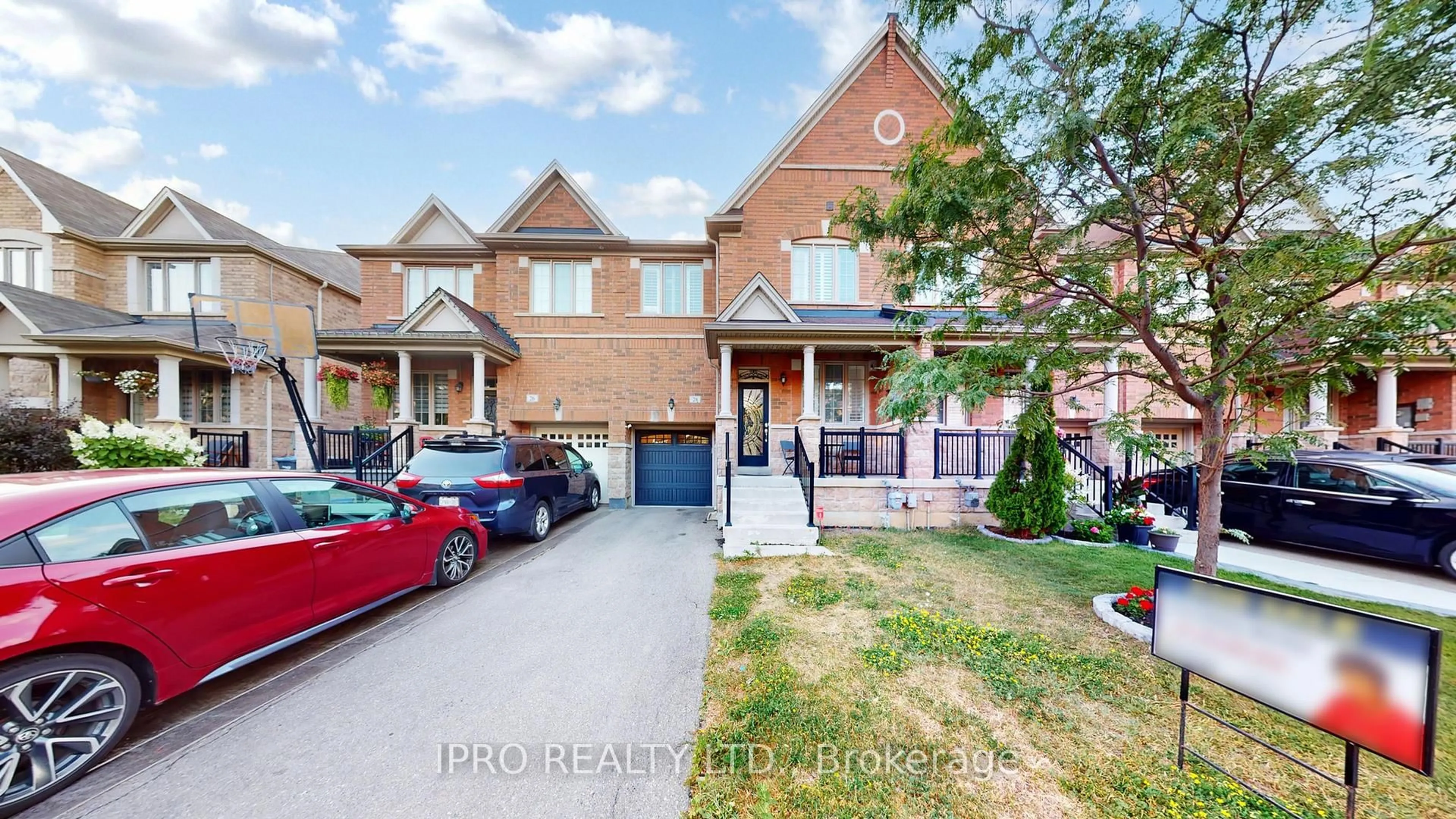 Home with brick exterior material, street for 28 Yellowknife Rd, Brampton Ontario L6R 3X3