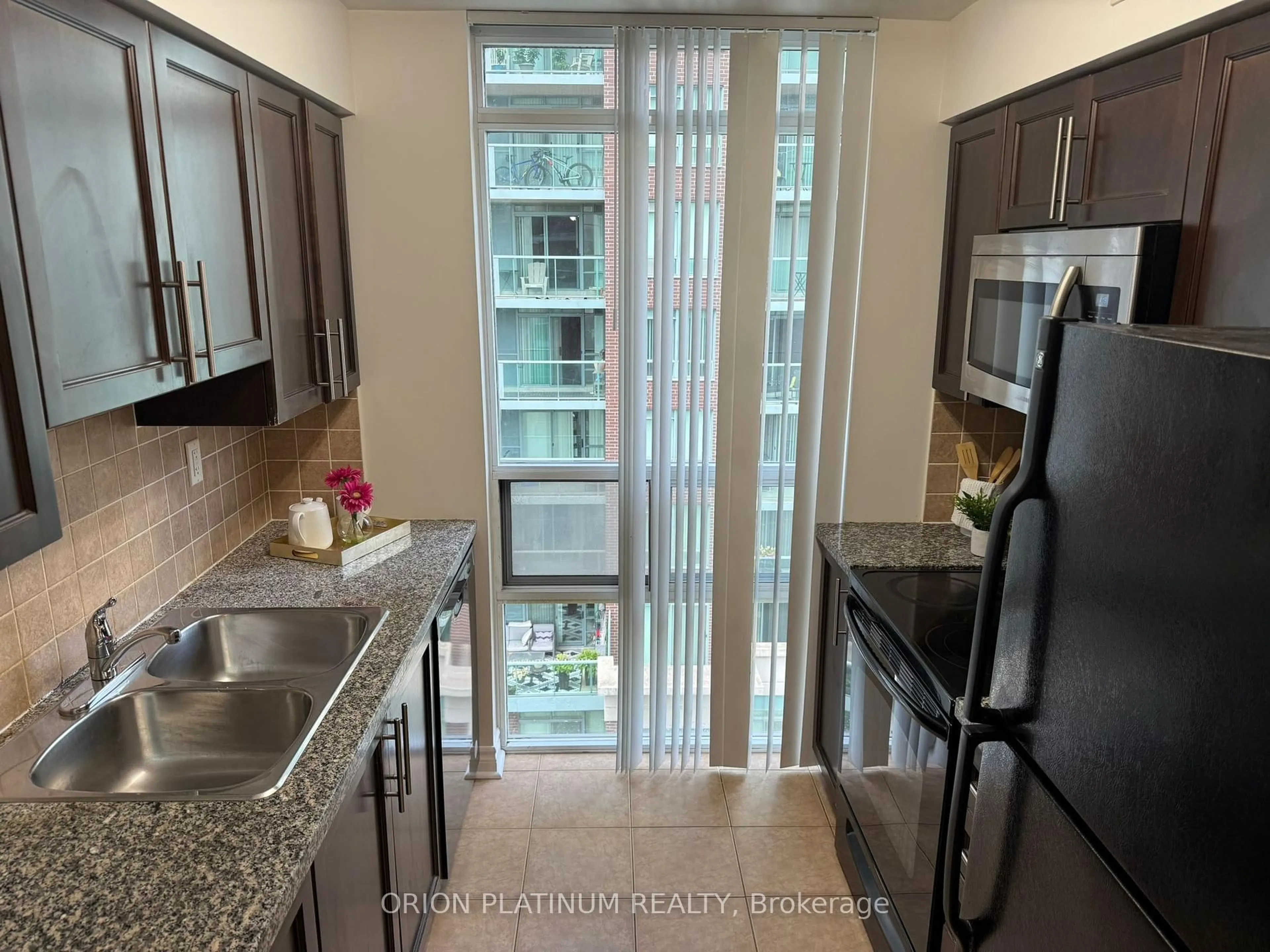 Standard kitchen, ceramic/tile floor for 5 Michael Power Pl #907, Toronto Ontario M9A 0A3