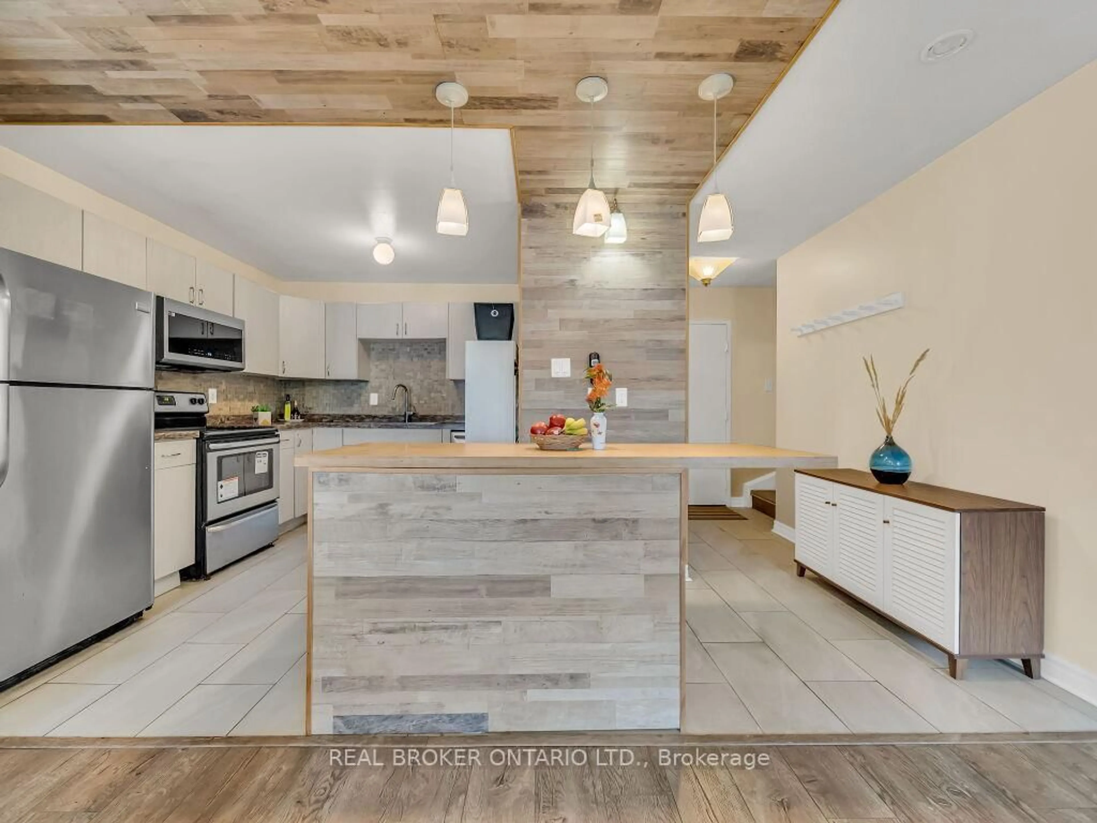 Open concept kitchen, unknown for 1050 Falgarwood Dr #128, Oakville Ontario L6H 2P3