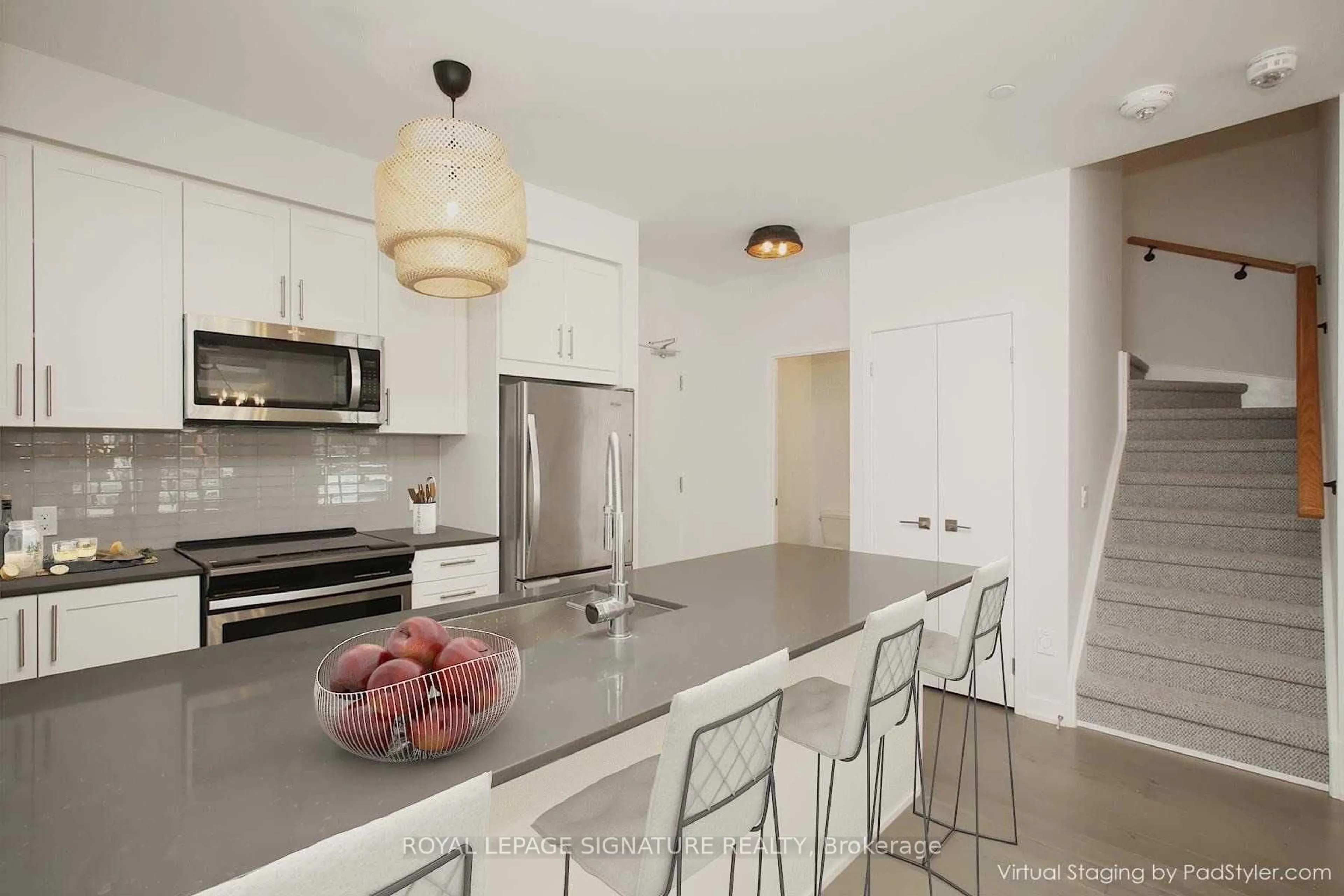 Open concept kitchen, ceramic/tile floor for 4055 Parkside Village Dr #TH-17, Mississauga Ontario L5B 0K8