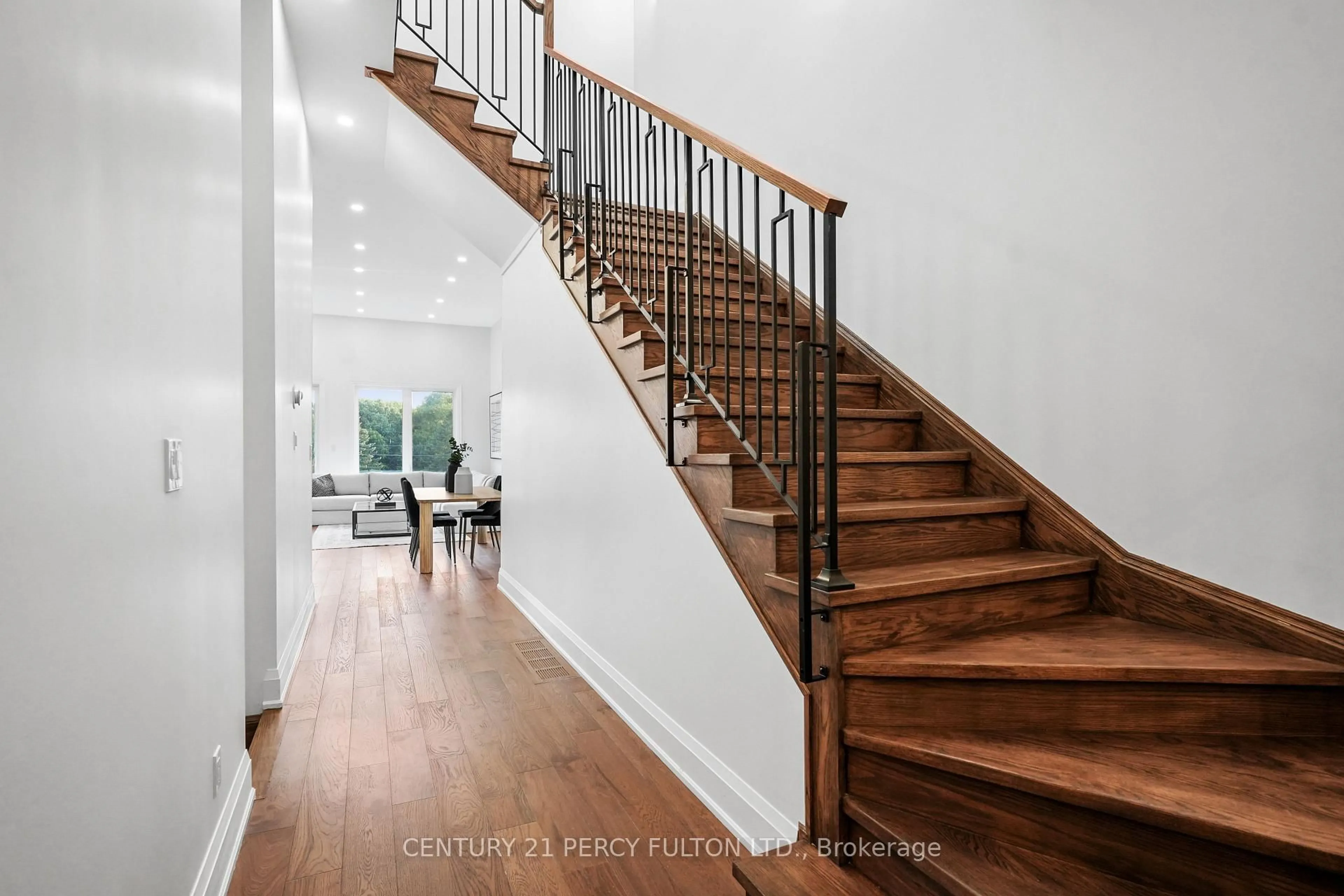 Stairs for 6626 Harmony Hill, Mississauga Ontario L5W 1S5