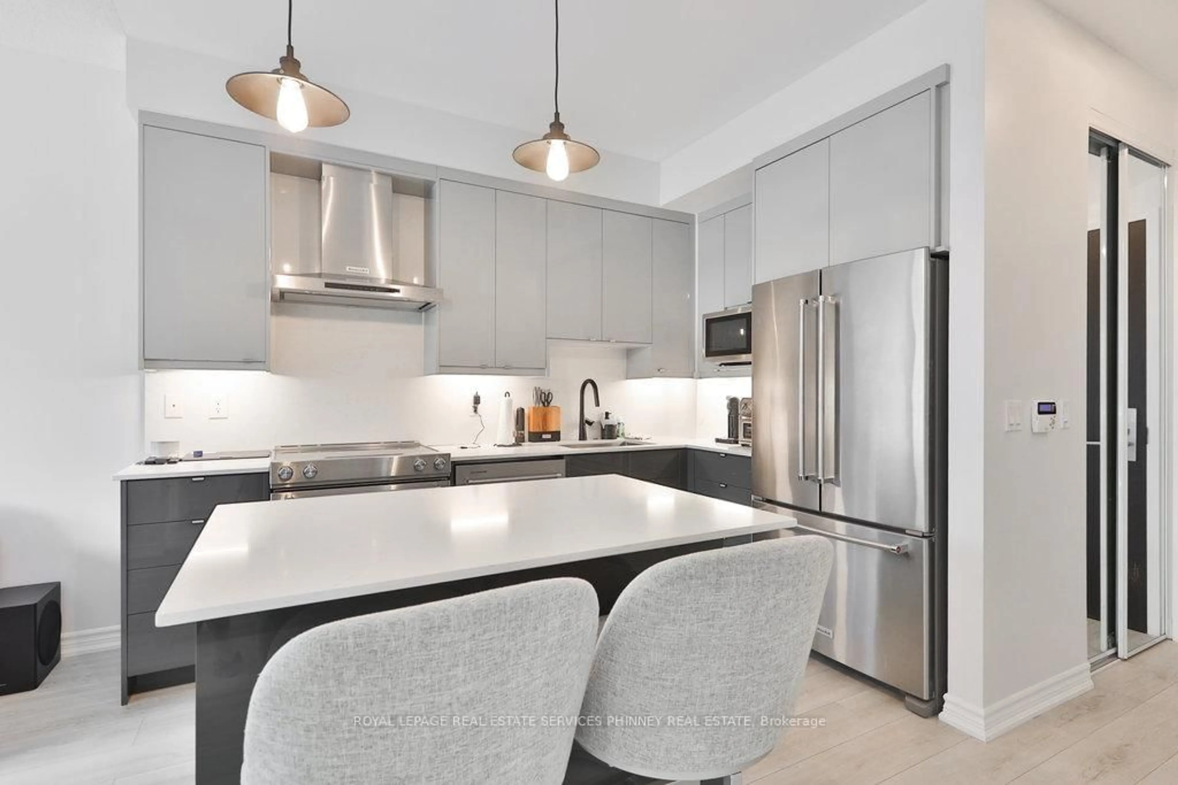Contemporary kitchen, ceramic/tile floor for 39 Annie Craig Dr #408, Toronto Ontario M8V 0H1