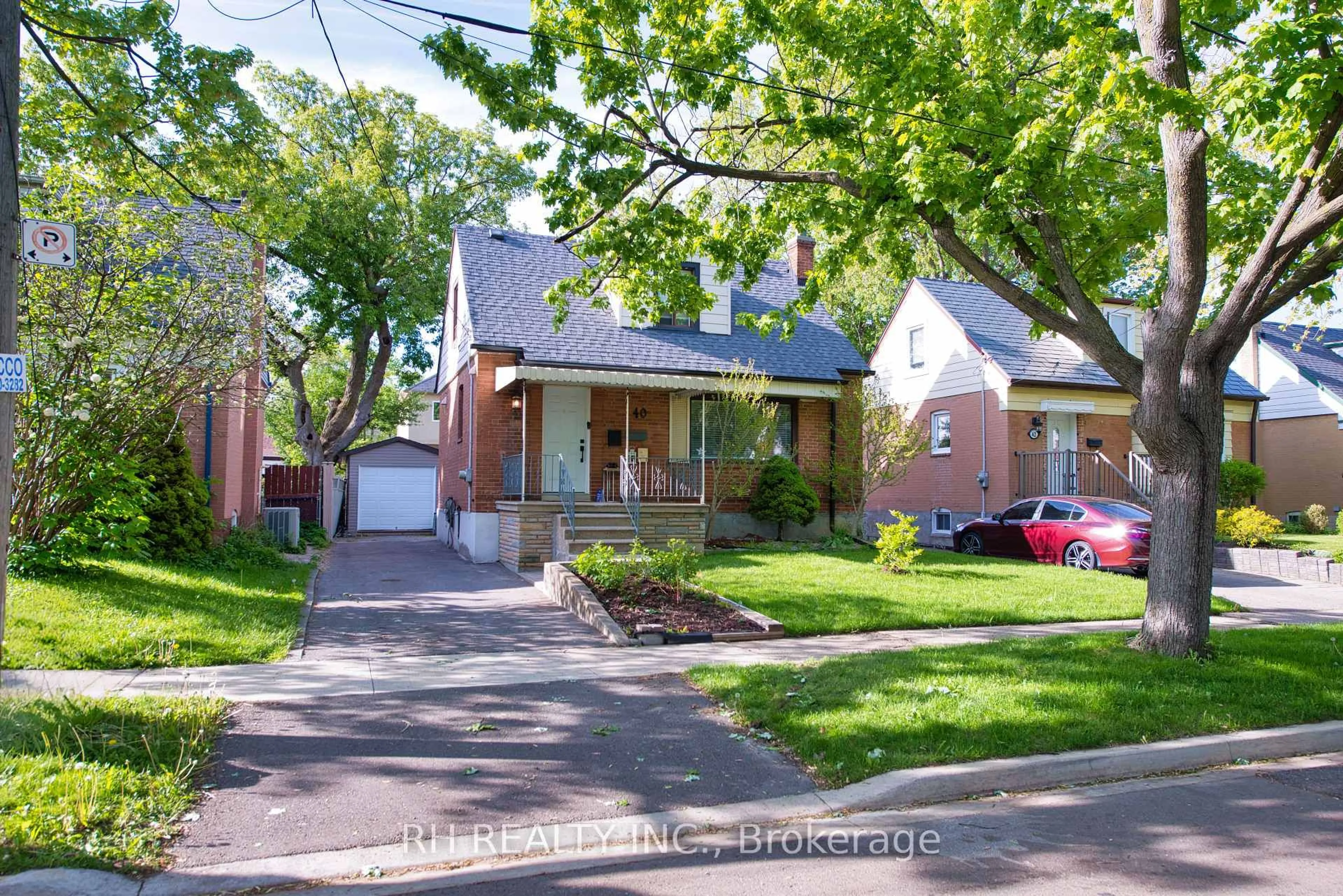 Home with brick exterior material, street for 40 Patika Ave, Toronto Ontario M9N 2E9