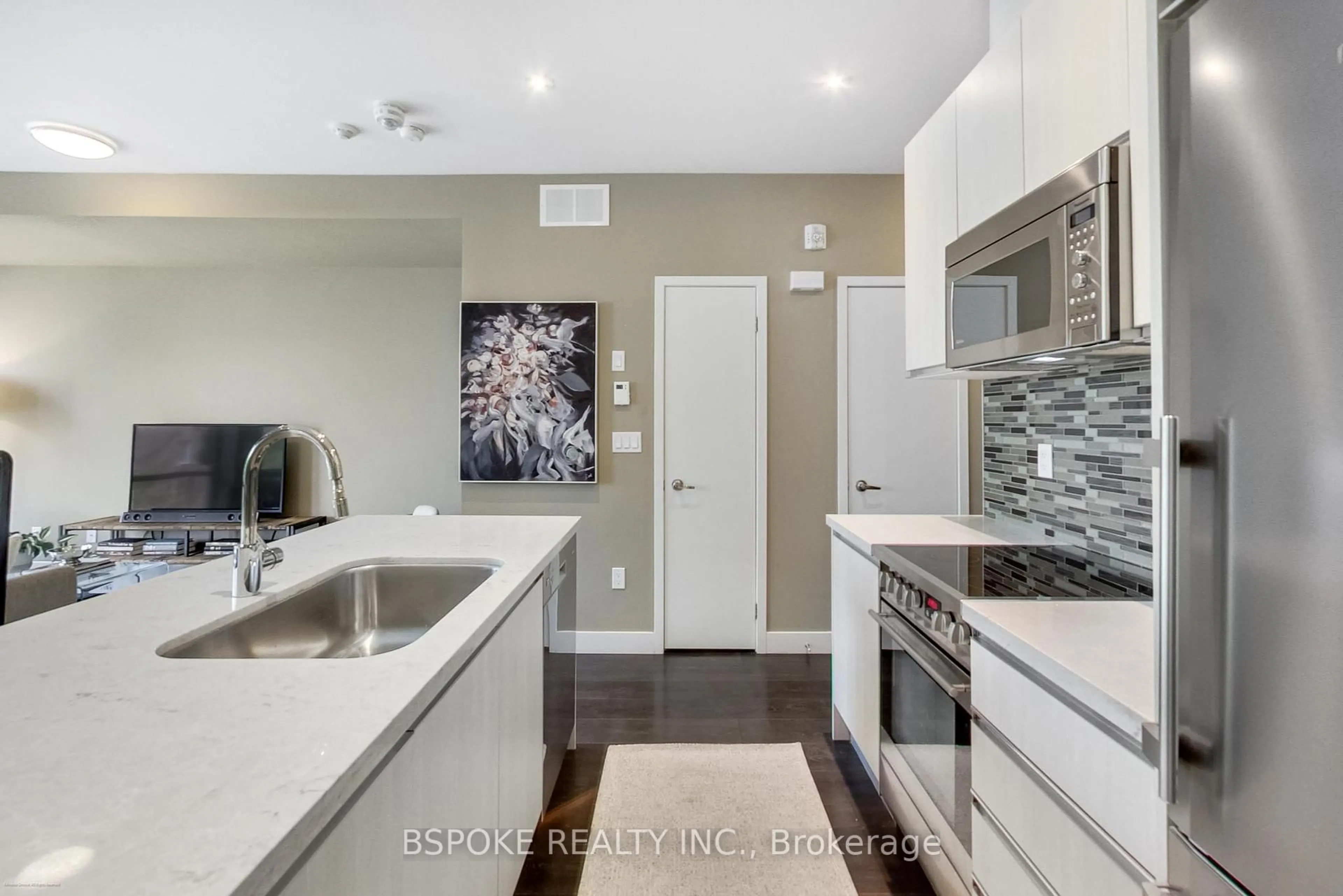 Unknown for 441 Jane St #210, Toronto Ontario M6S 3Z9
