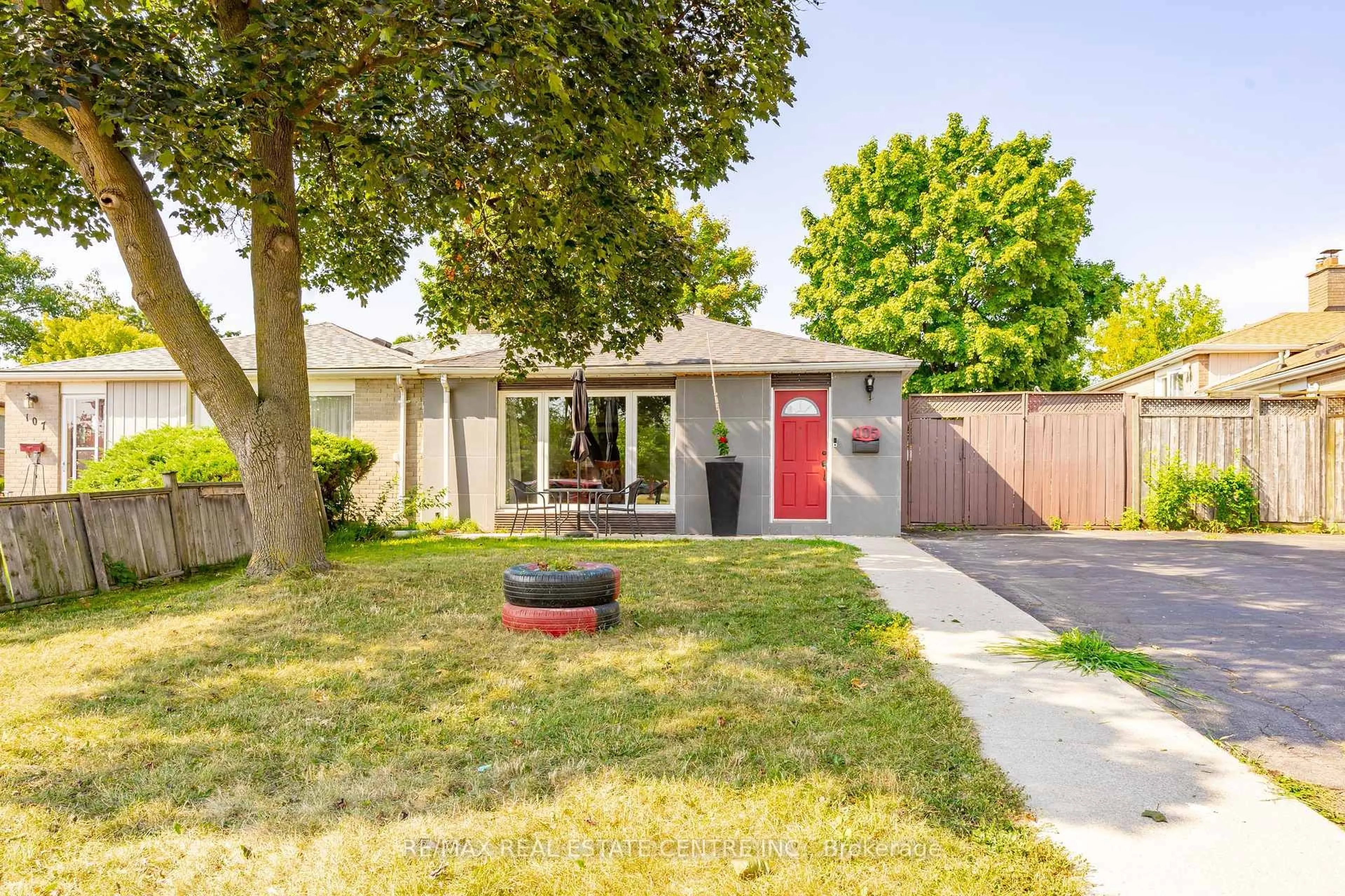 Unknown for 105 Aloma Cres, Brampton Ontario L6T 2N8