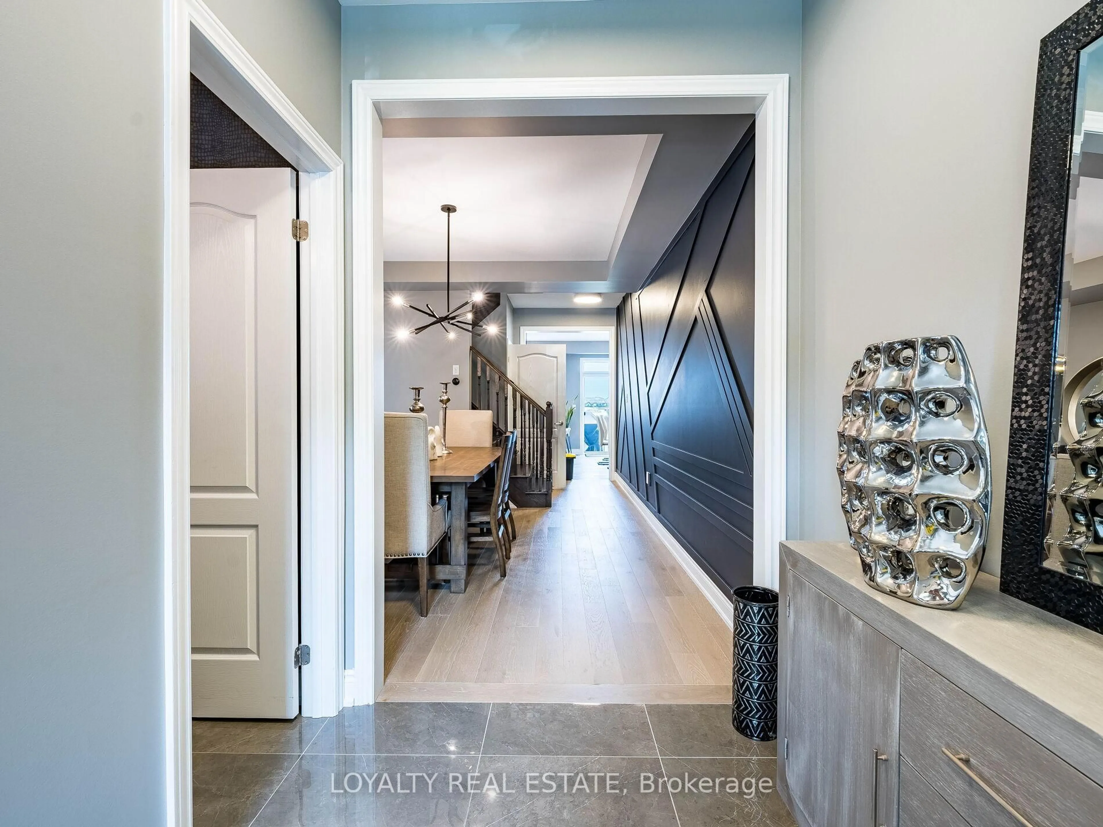 Indoor entryway for 12 Wainwright Dr, Brampton Ontario L7A 4Y6