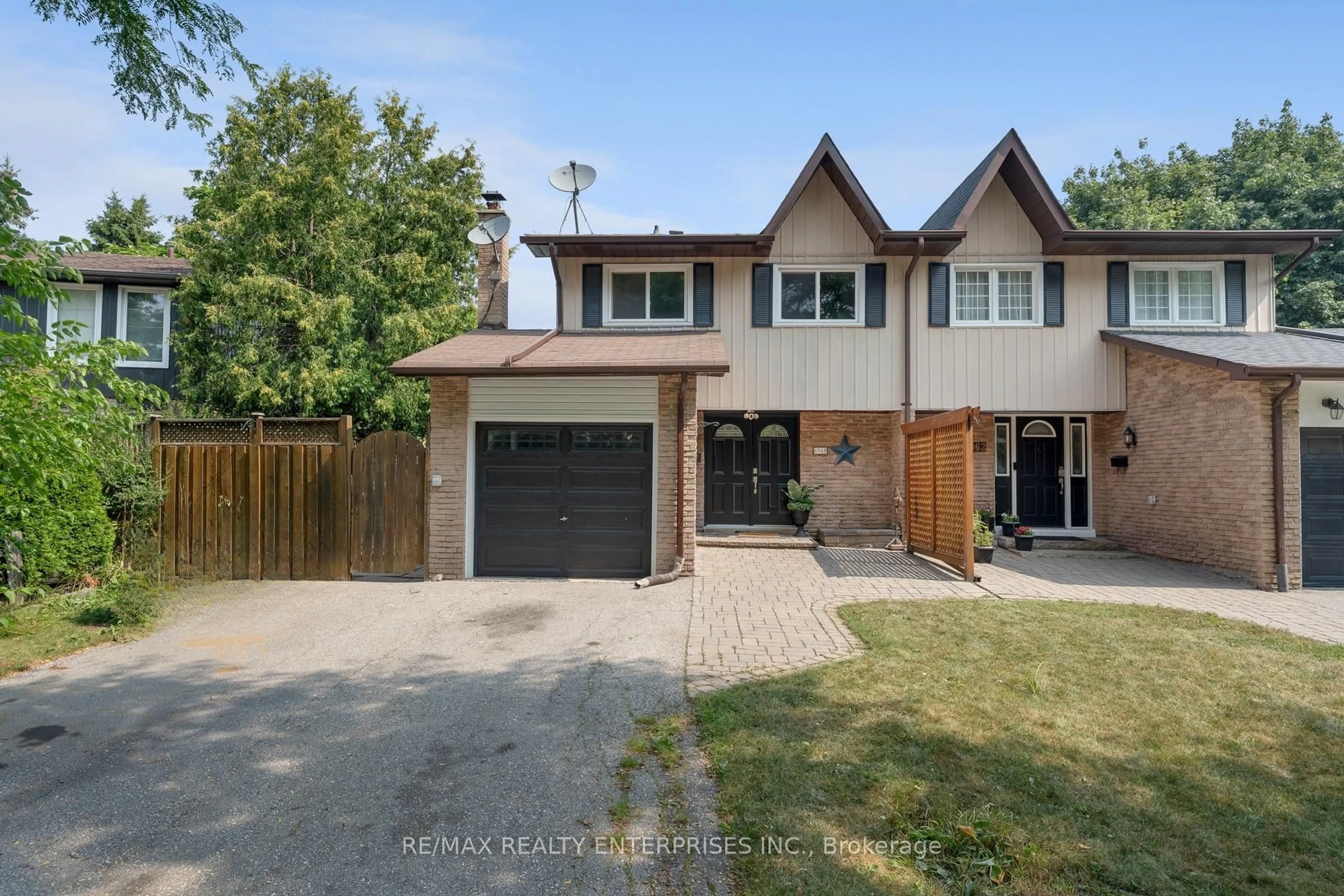 Home with brick exterior material, street for 6960 Cadiz Cres, Mississauga Ontario L5N 1Y4