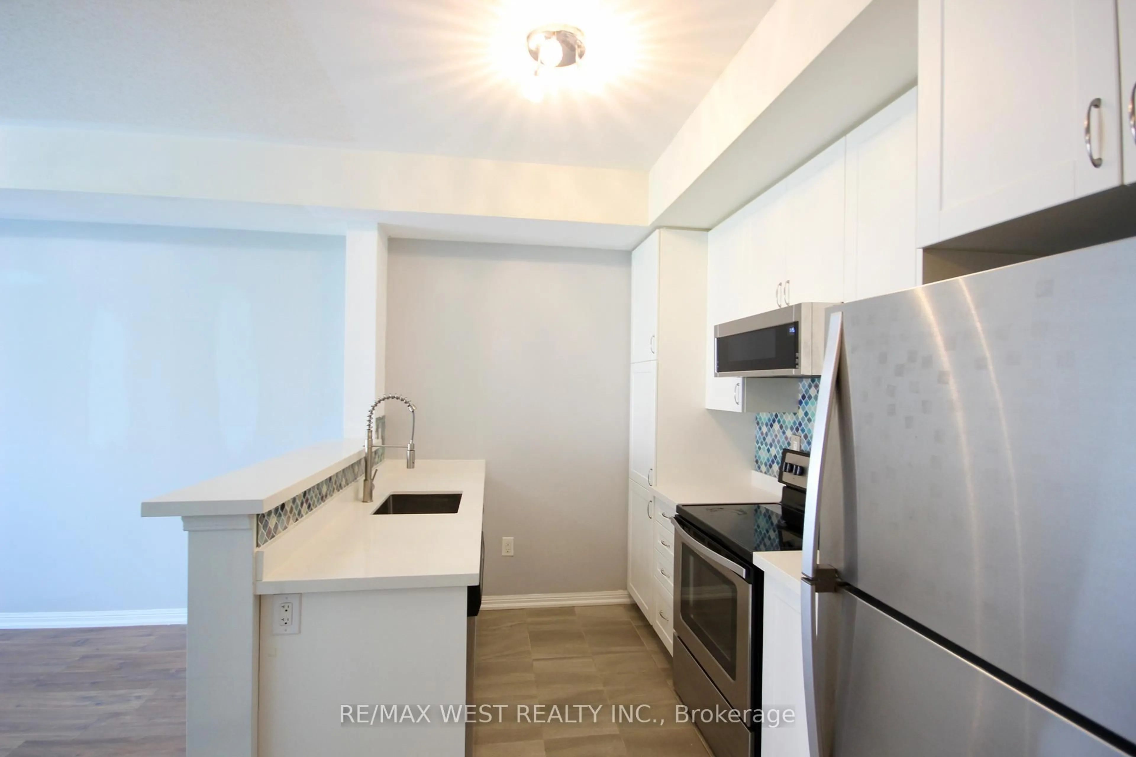 Standard kitchen, unknown for 250 Sunny Meadow Blvd #273, Brampton Ontario L6R 3Y6
