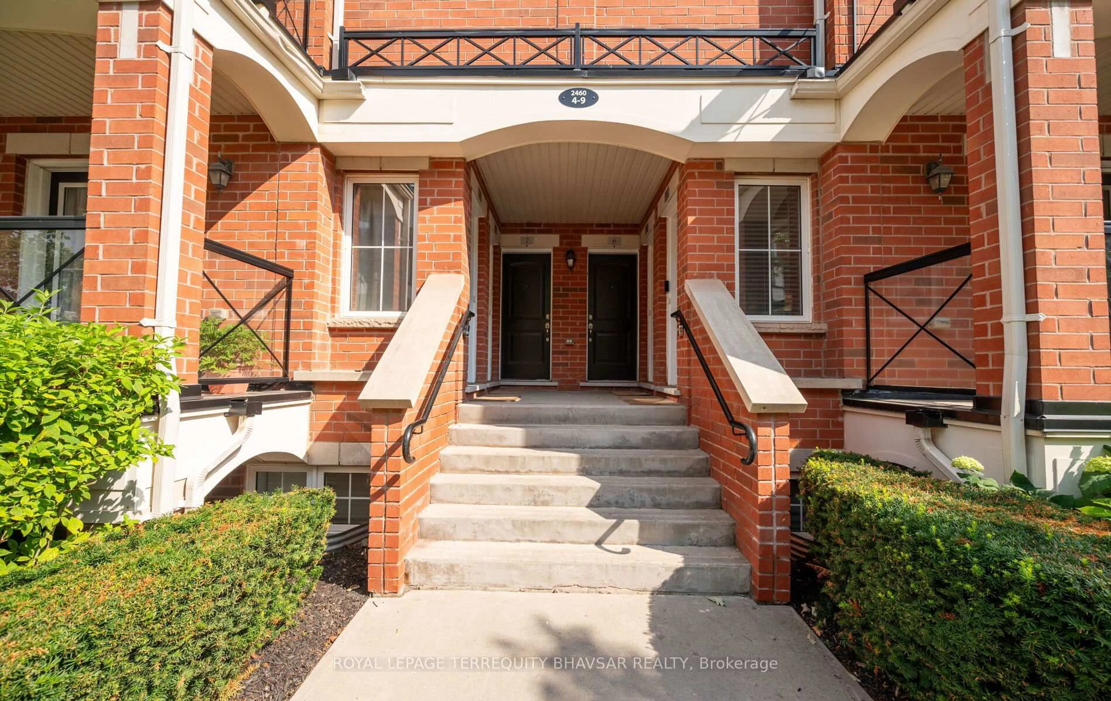 Unknown for 2460 Post Rd #4, Oakville Ontario L6H 0J2