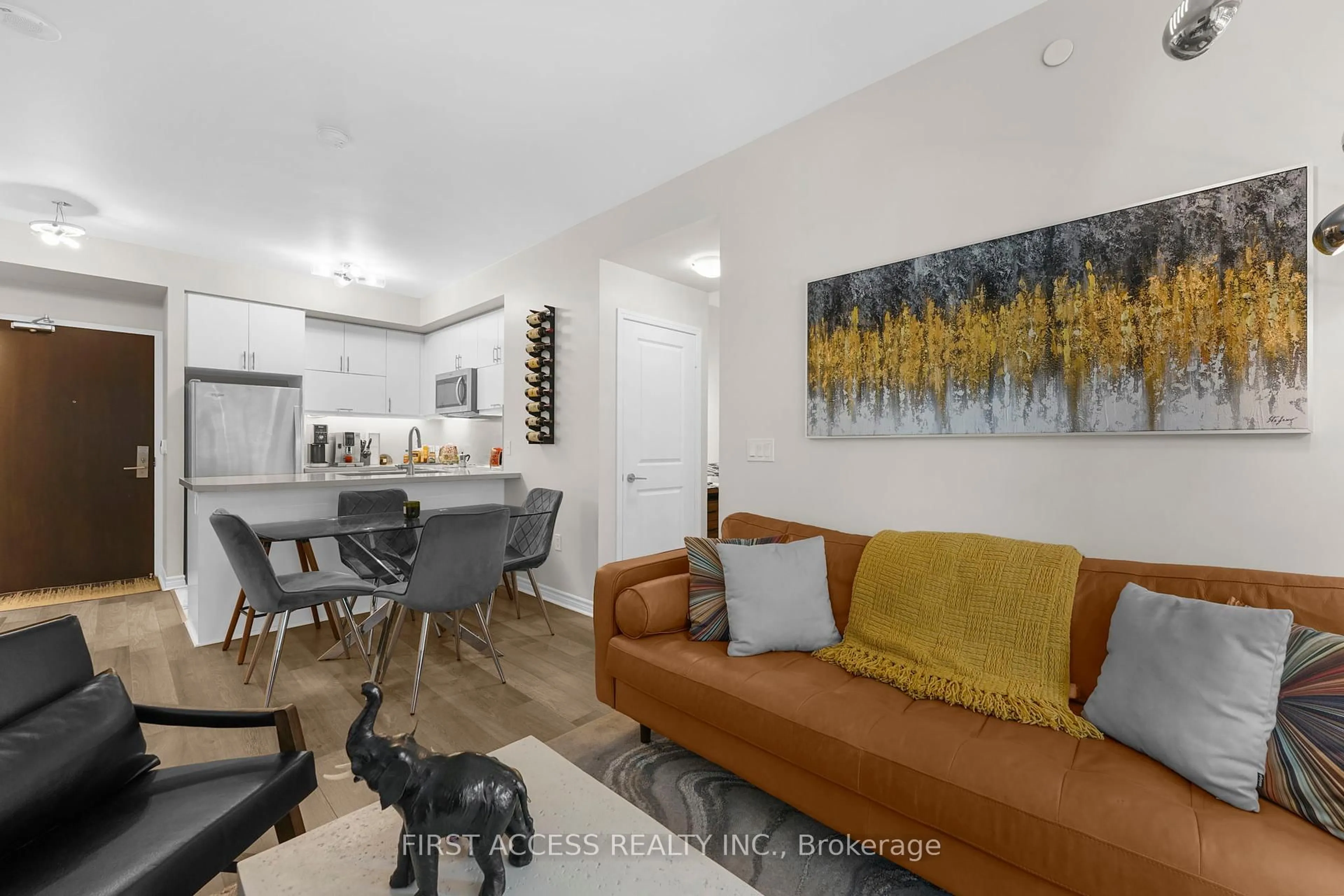 Living room with furniture, unknown for 39 Annie Craig Dr #617, Toronto Ontario M8V 0C5