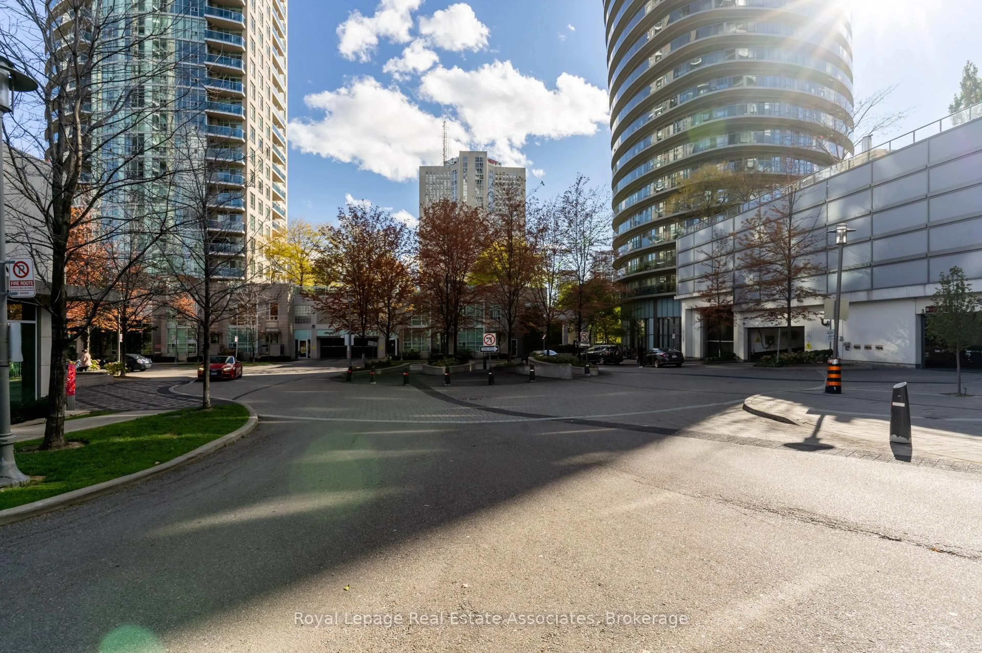 Unknown for 90 Absolute Ave #2410, Mississauga Ontario L4Z 0A3
