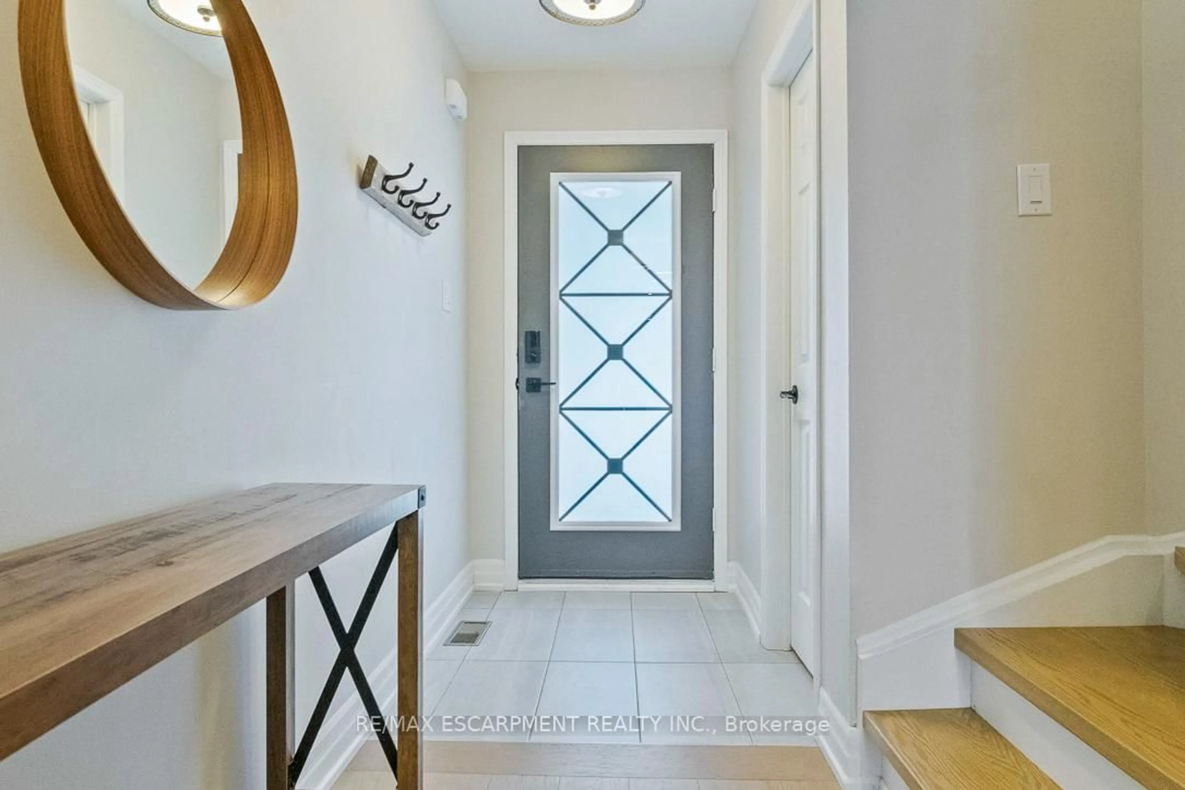 Indoor entryway for 155 Taylorwood Ave, Caledon Ontario L7E 1S8