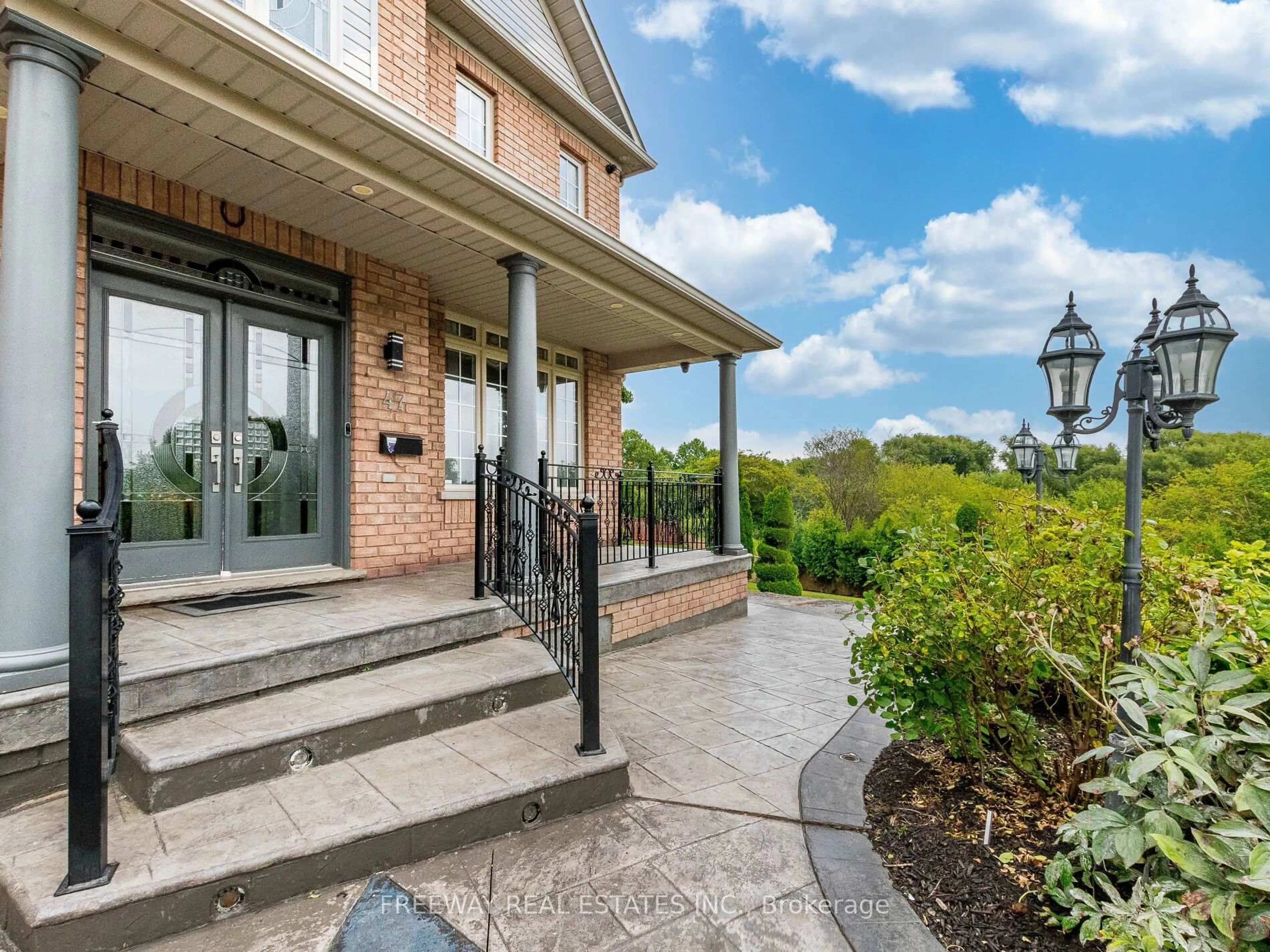 Home with brick exterior material, unknown for 47 Kootenay Pl, Brampton Ontario L6R 2X4