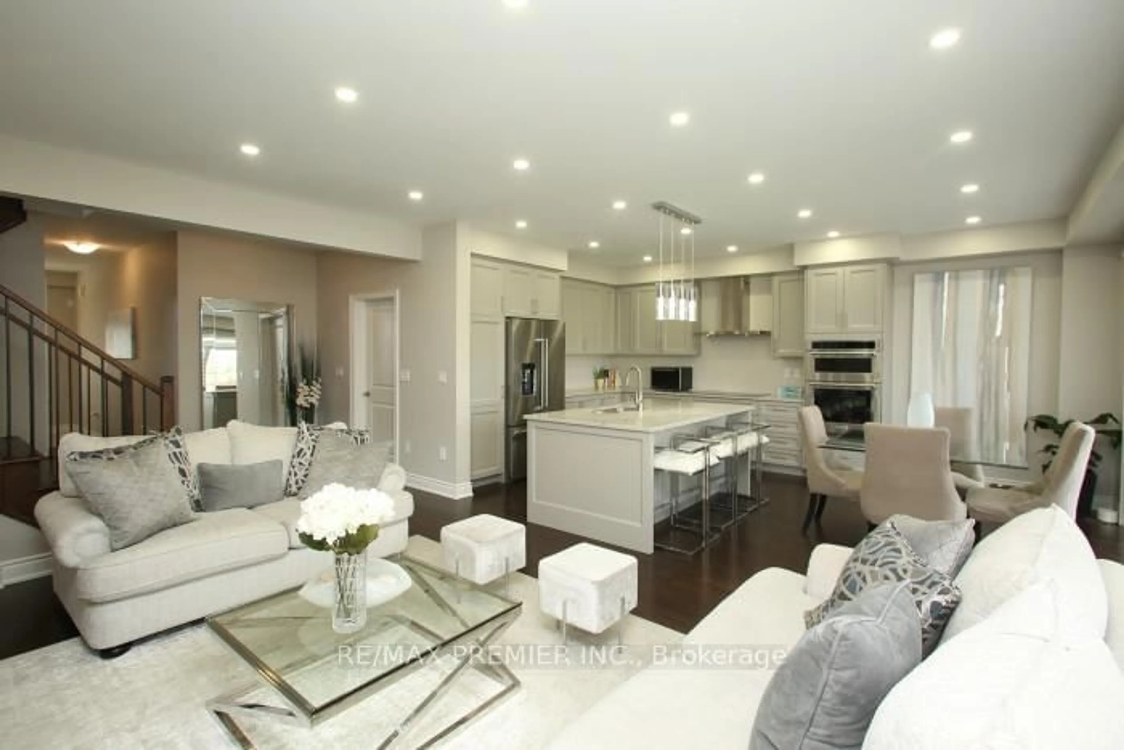 Open concept kitchen, unknown for 11 Twilley Rd, Brampton Ontario L6Y 6J7
