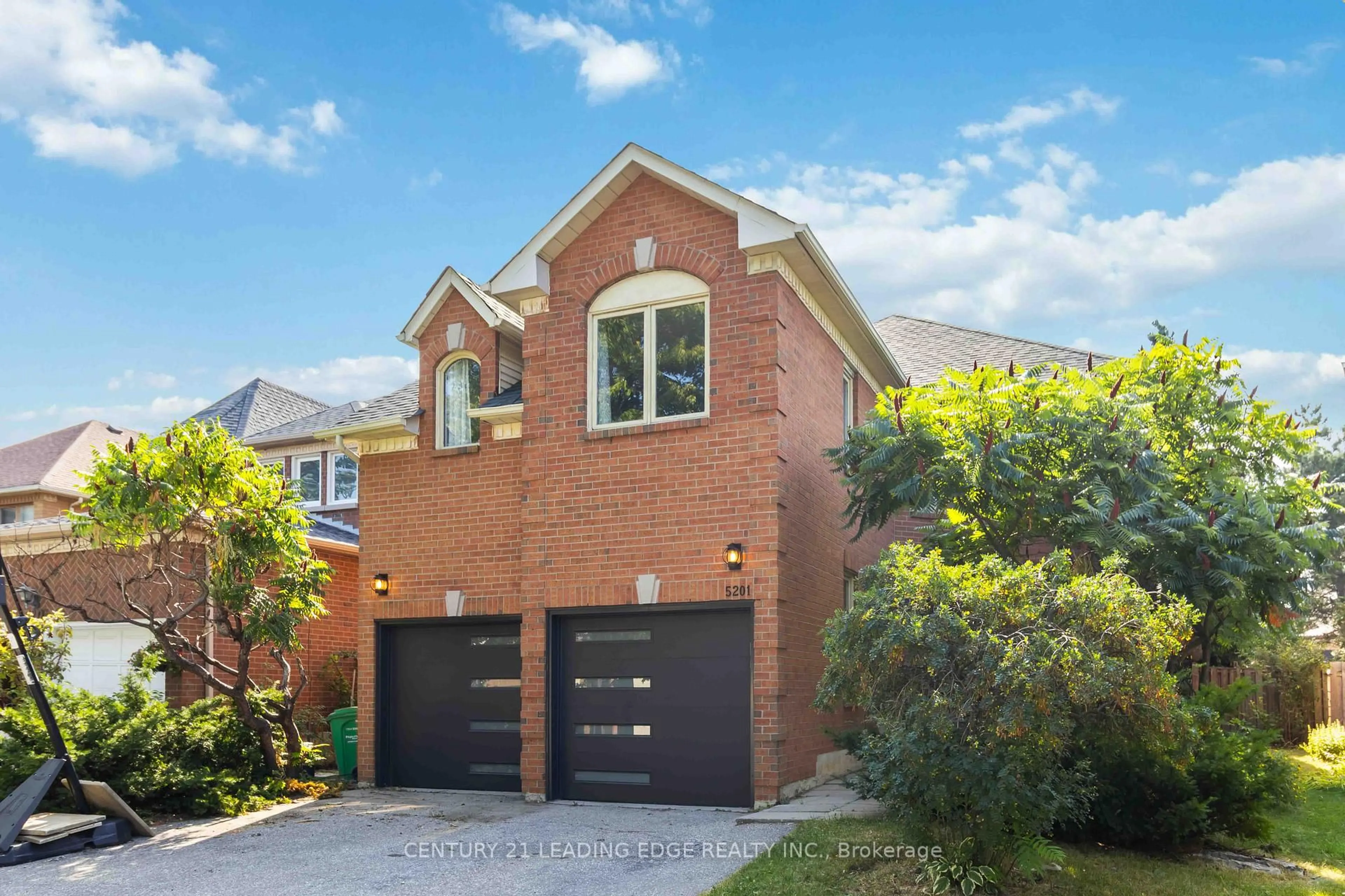 Home with brick exterior material, street for 5201 CHAMPLAIN Tr, Mississauga Ontario L5R 3B1
