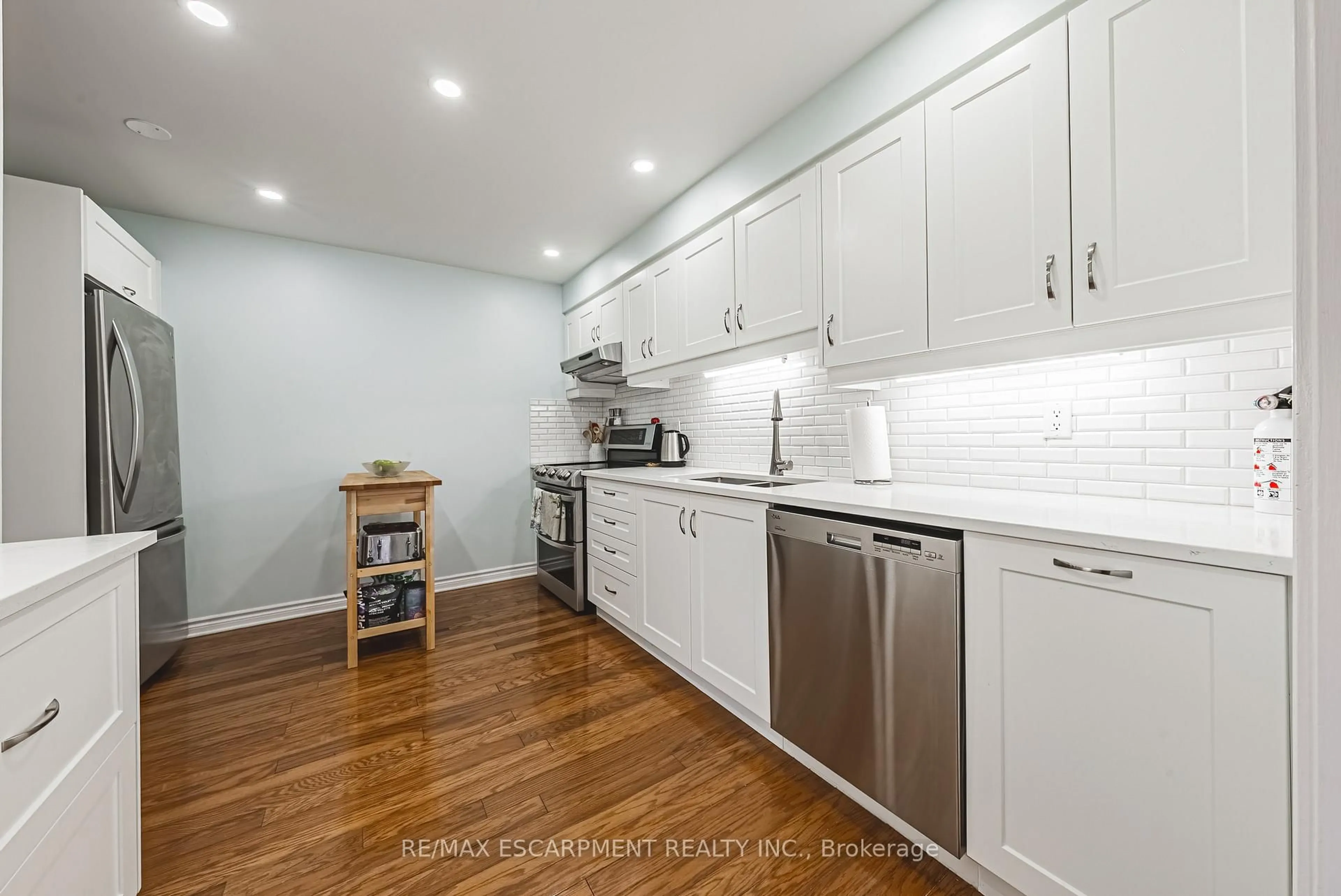 Unknown for 3050 Pinemeadow Dr #6, Burlington Ontario L7M 3X5
