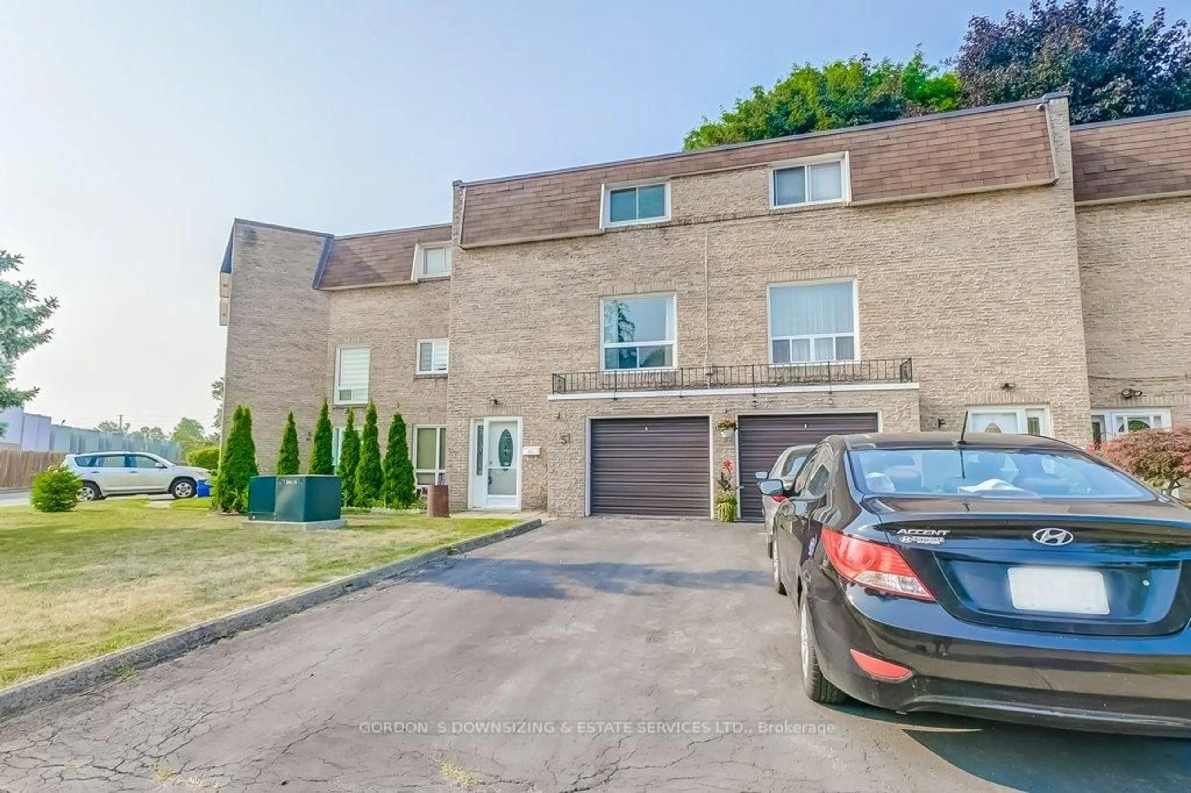A pic from outside/outdoor area/front of a property/back of a property/a pic from drone, street for 39 Lexington Ave #51, Toronto Ontario M9V 2G4