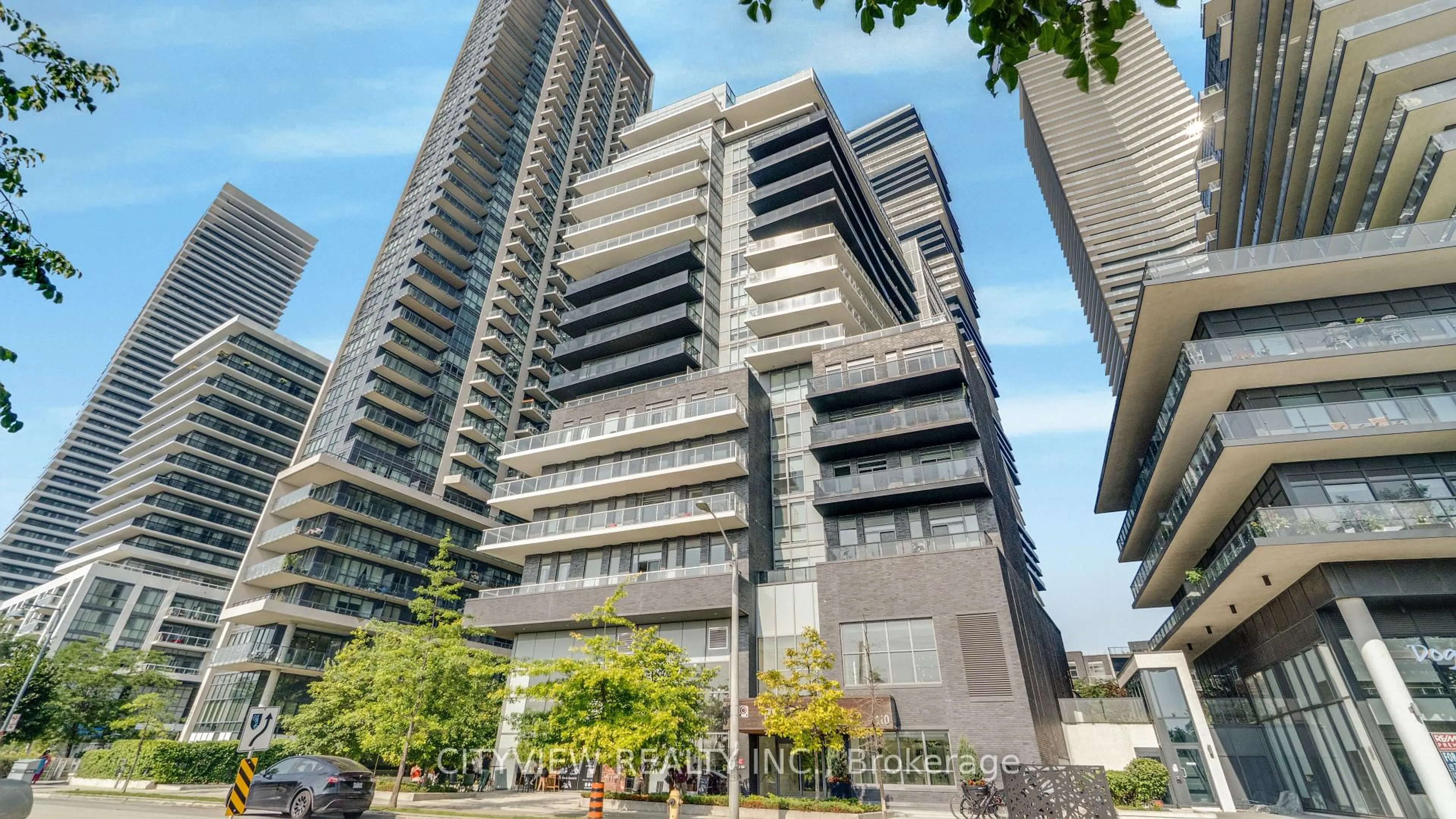 Indoor foyer for 110 Marine Parade Dr #304, Toronto Ontario M8V 0B6