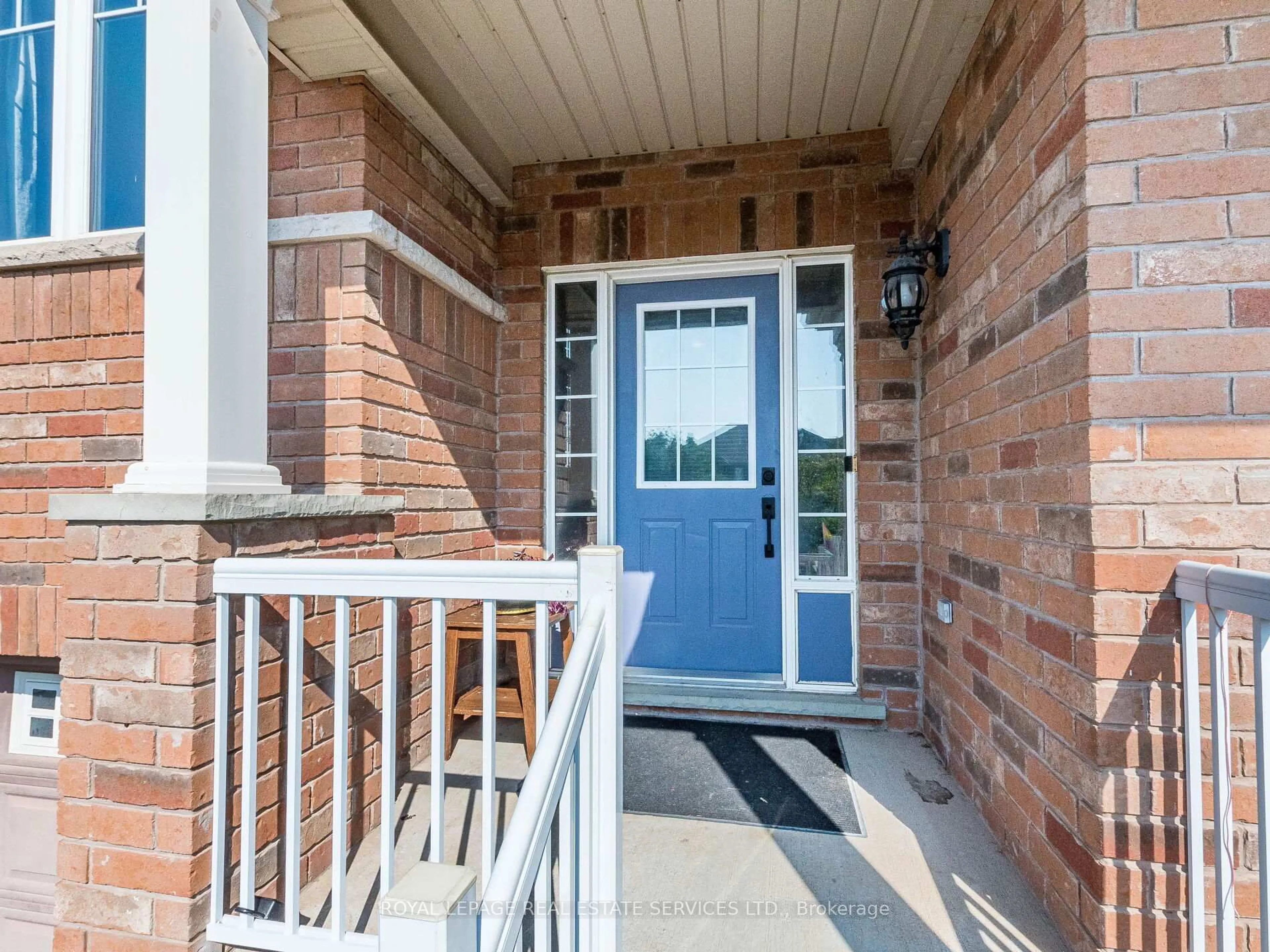 Indoor entryway for 3087 Highvalley Rd, Oakville Ontario L6M 5H4
