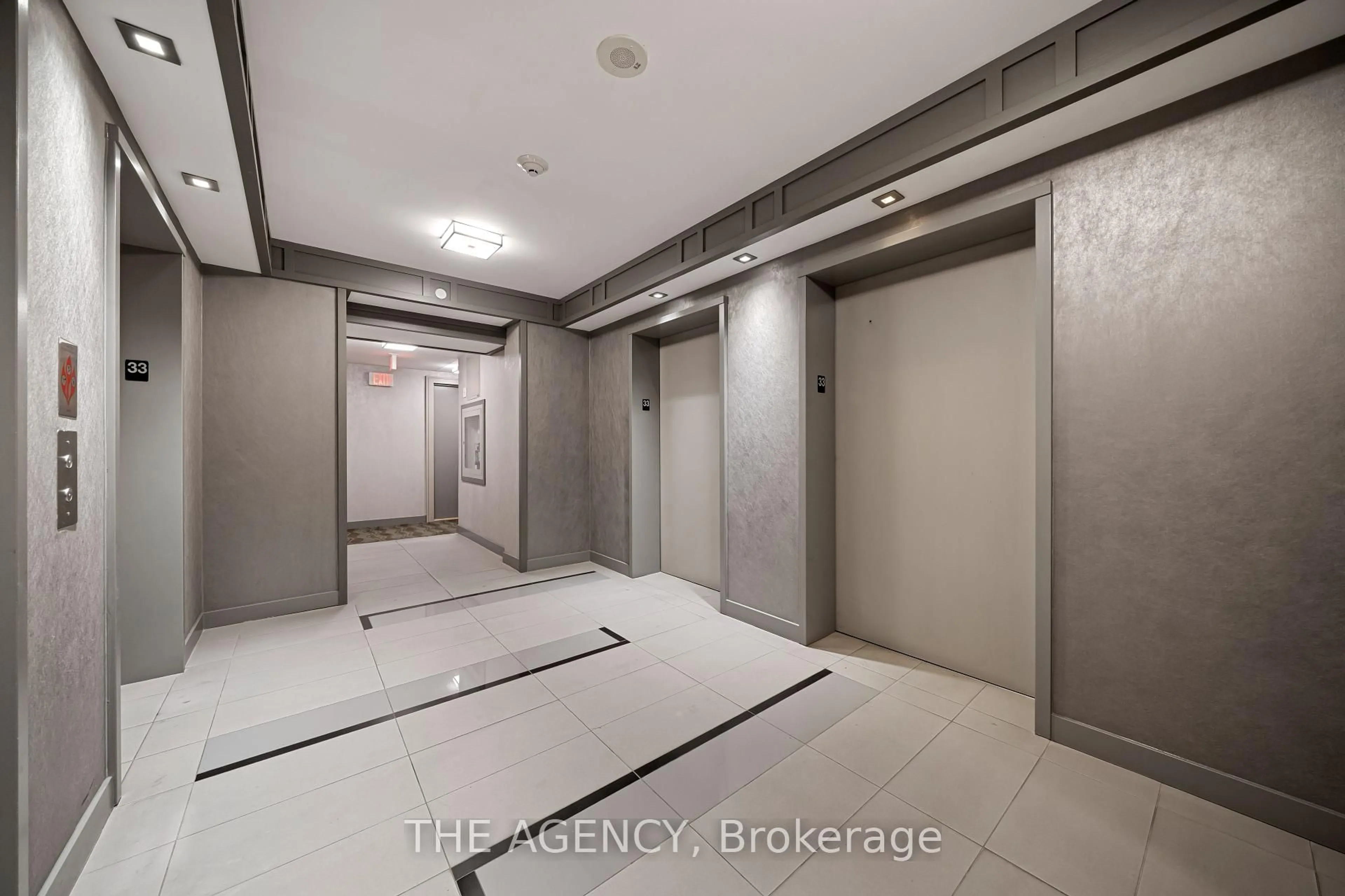 Indoor foyer for 56 Annie Craig Dr #3309, Toronto Ontario M8V 0C8