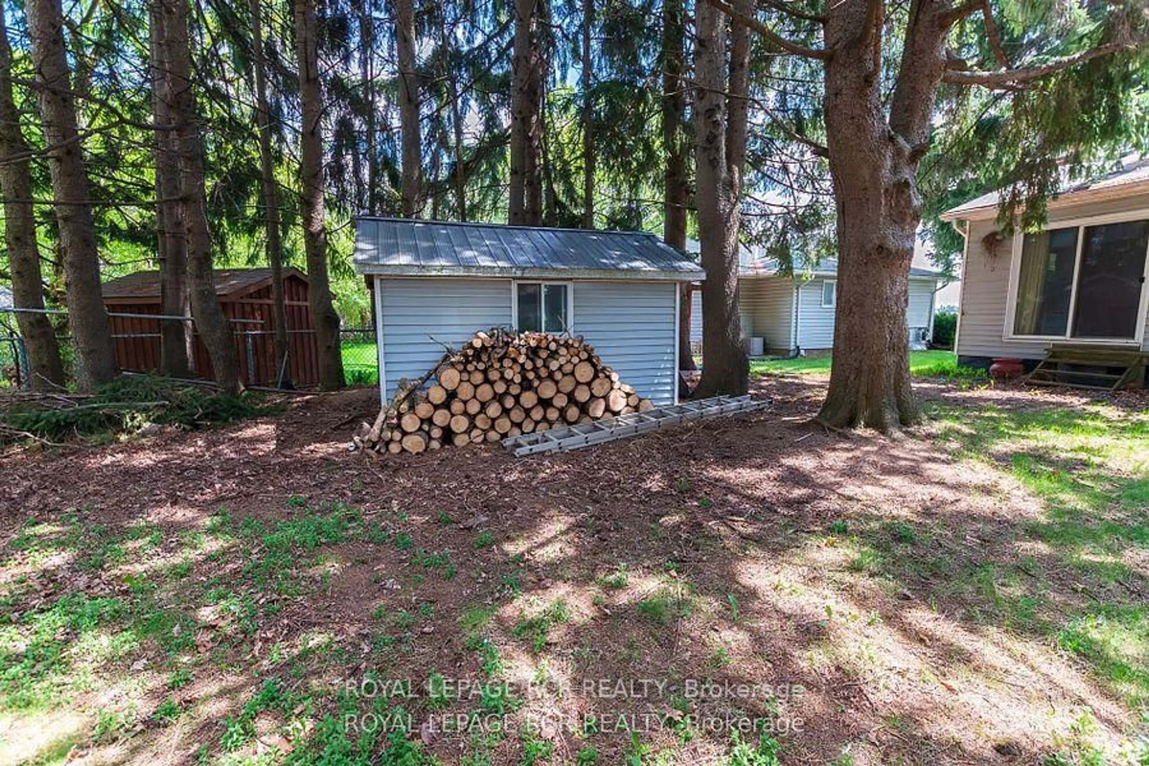 Shed for 325 Broadway, Orangeville Ontario L9W 1L4