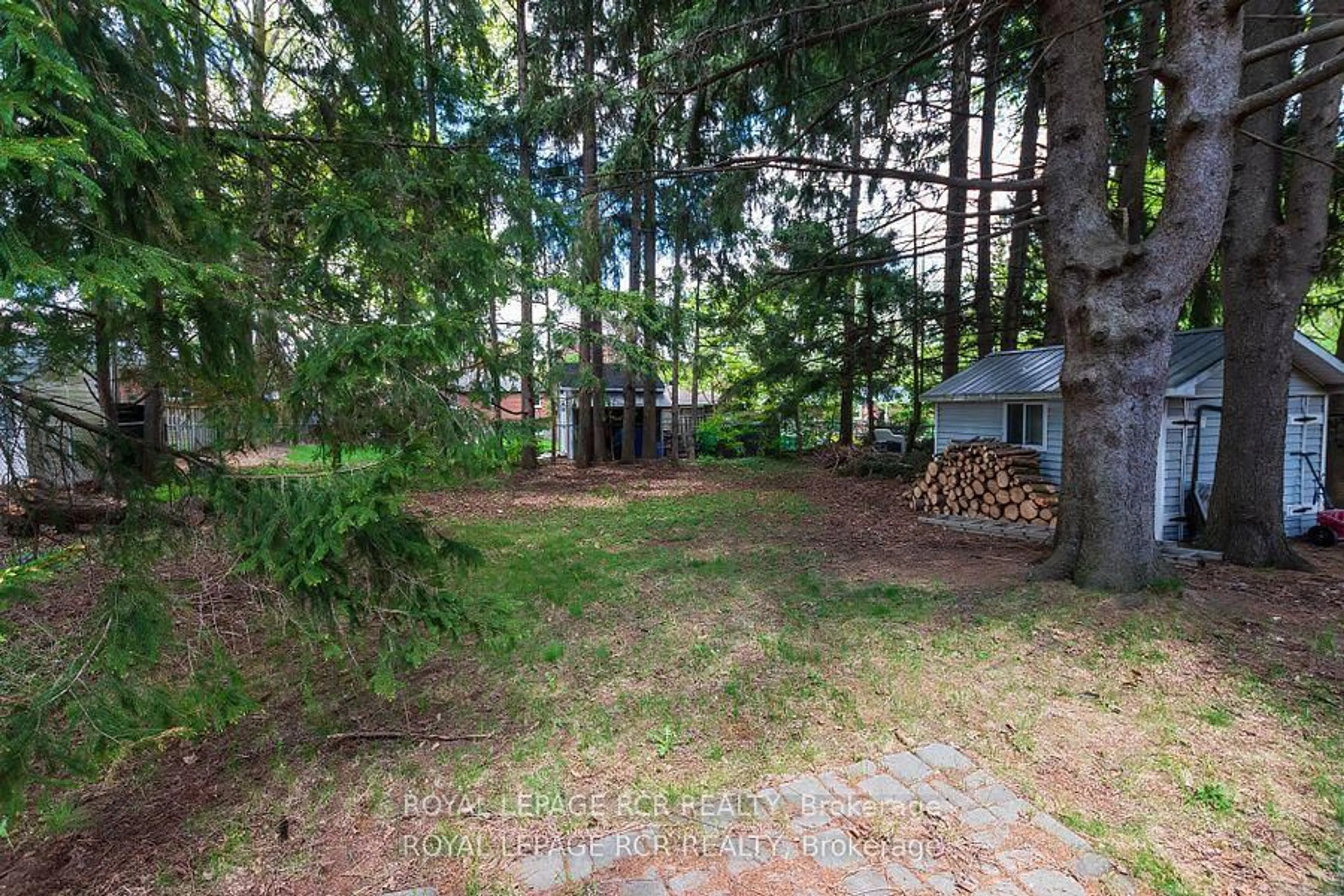 Patio, forest/trees view for 325 Broadway, Orangeville Ontario L9W 1L4