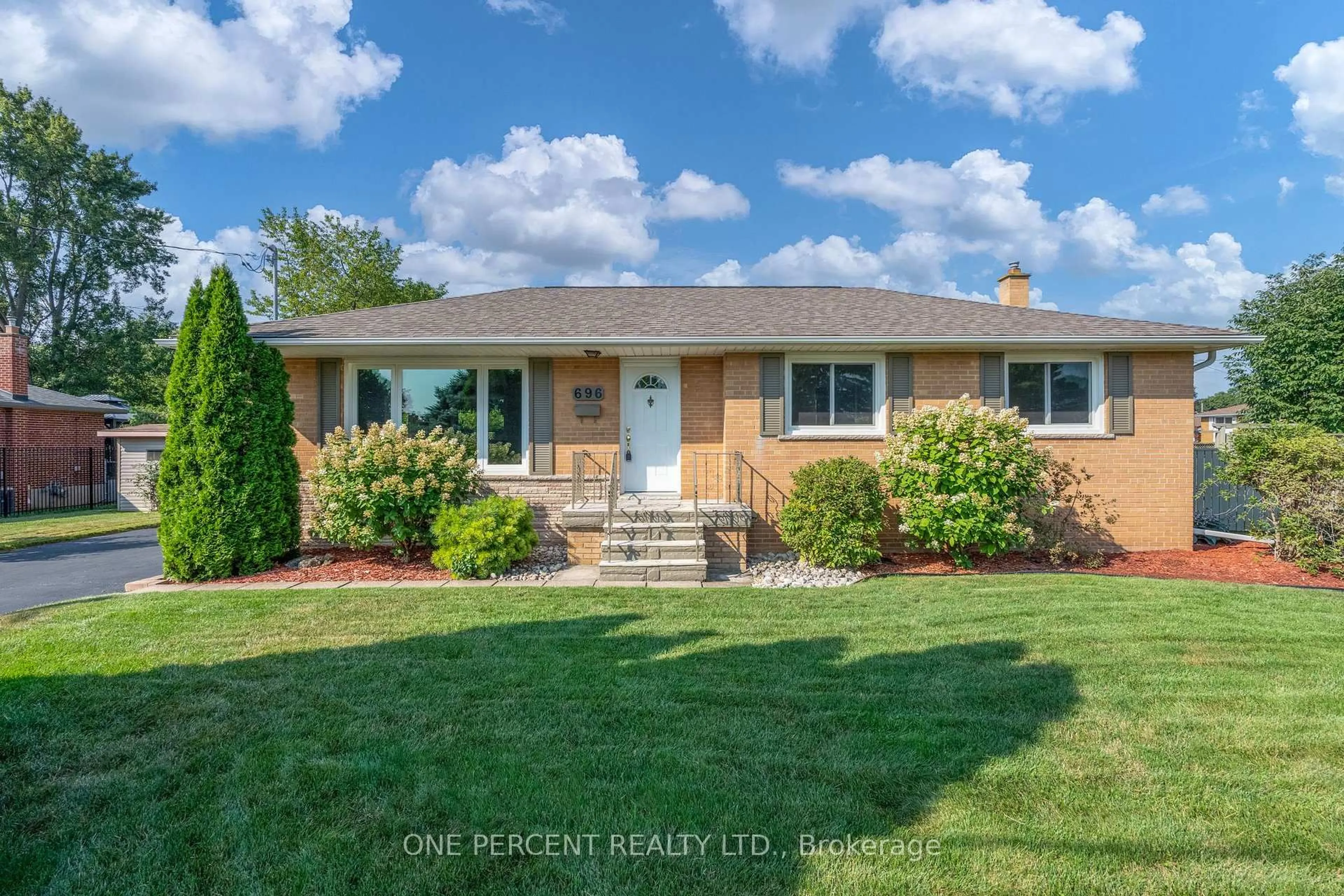 Home with brick exterior material, street for 696 Peele Blvd, Burlington Ontario L7R 3B9