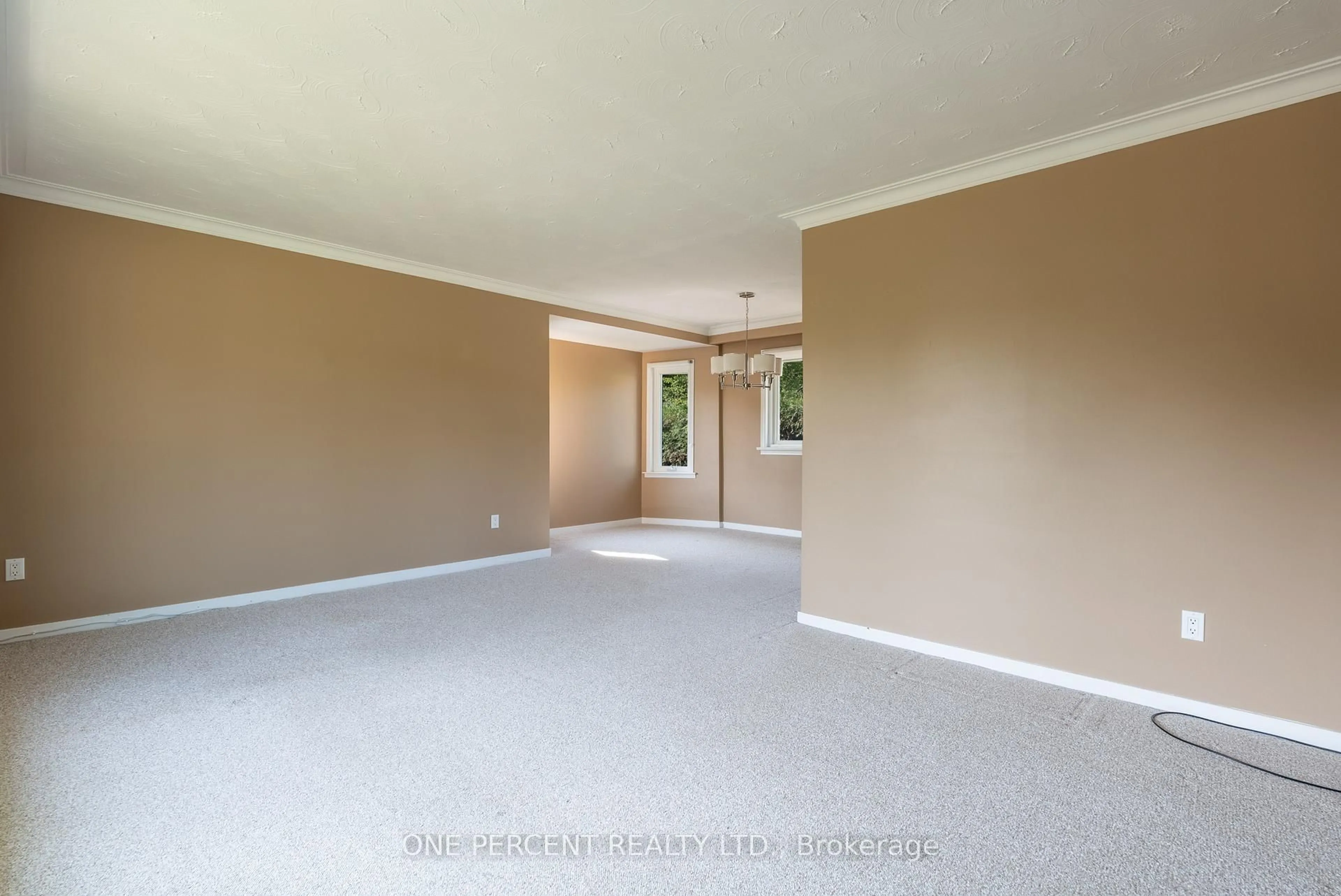 A pic of a room for 696 Peele Blvd, Burlington Ontario L7R 3B9