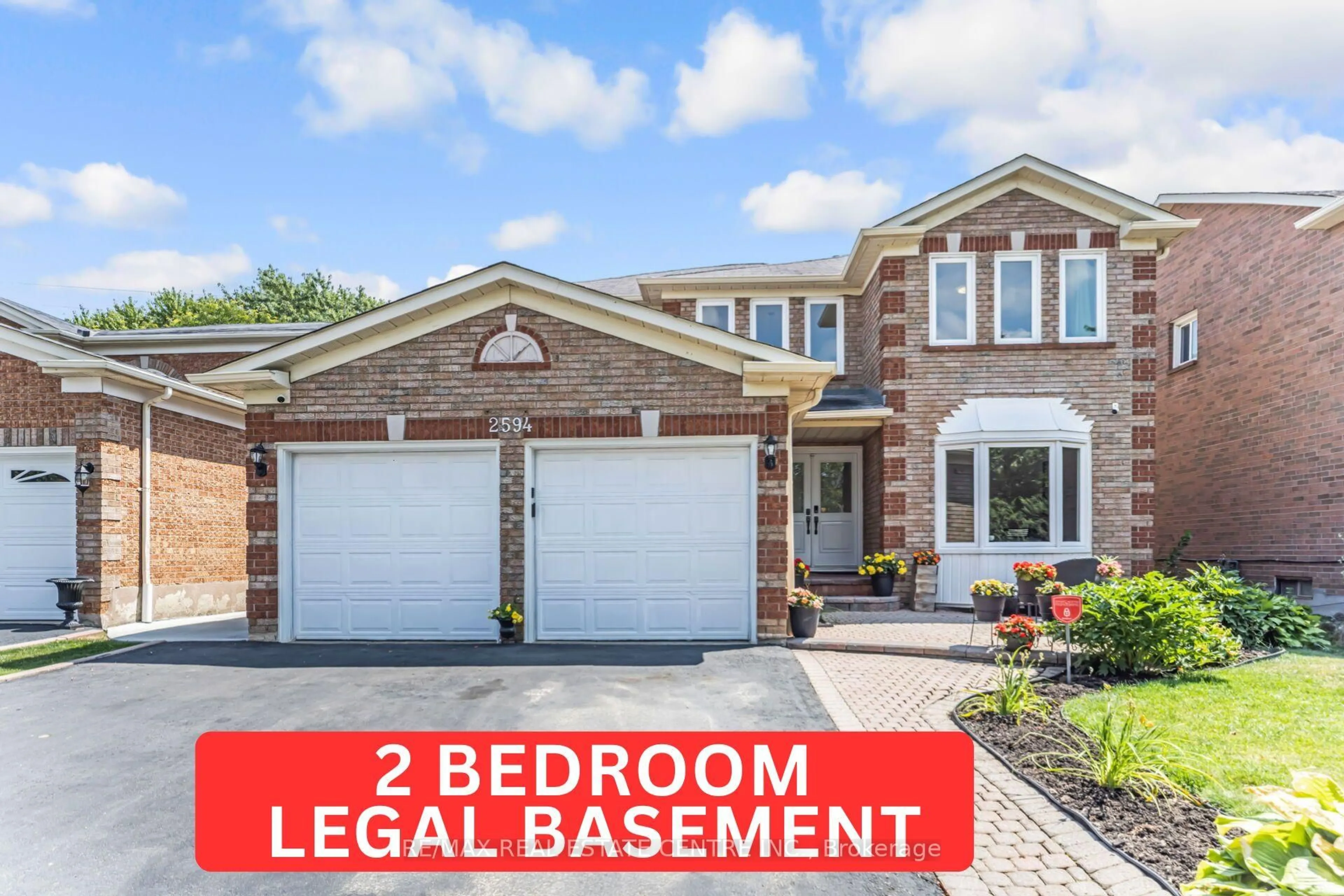 Home with brick exterior material, street for 2594 Ambercroft Tr, Mississauga Ontario L5M 4K3