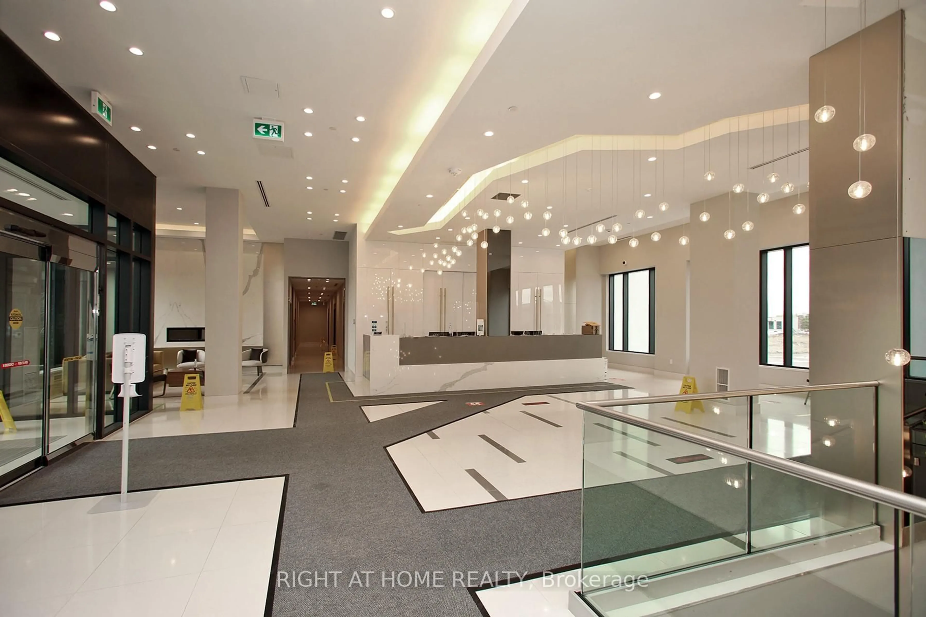 Indoor foyer for 65 Watergarden Dr #408, Mississauga Ontario L5R 0G9