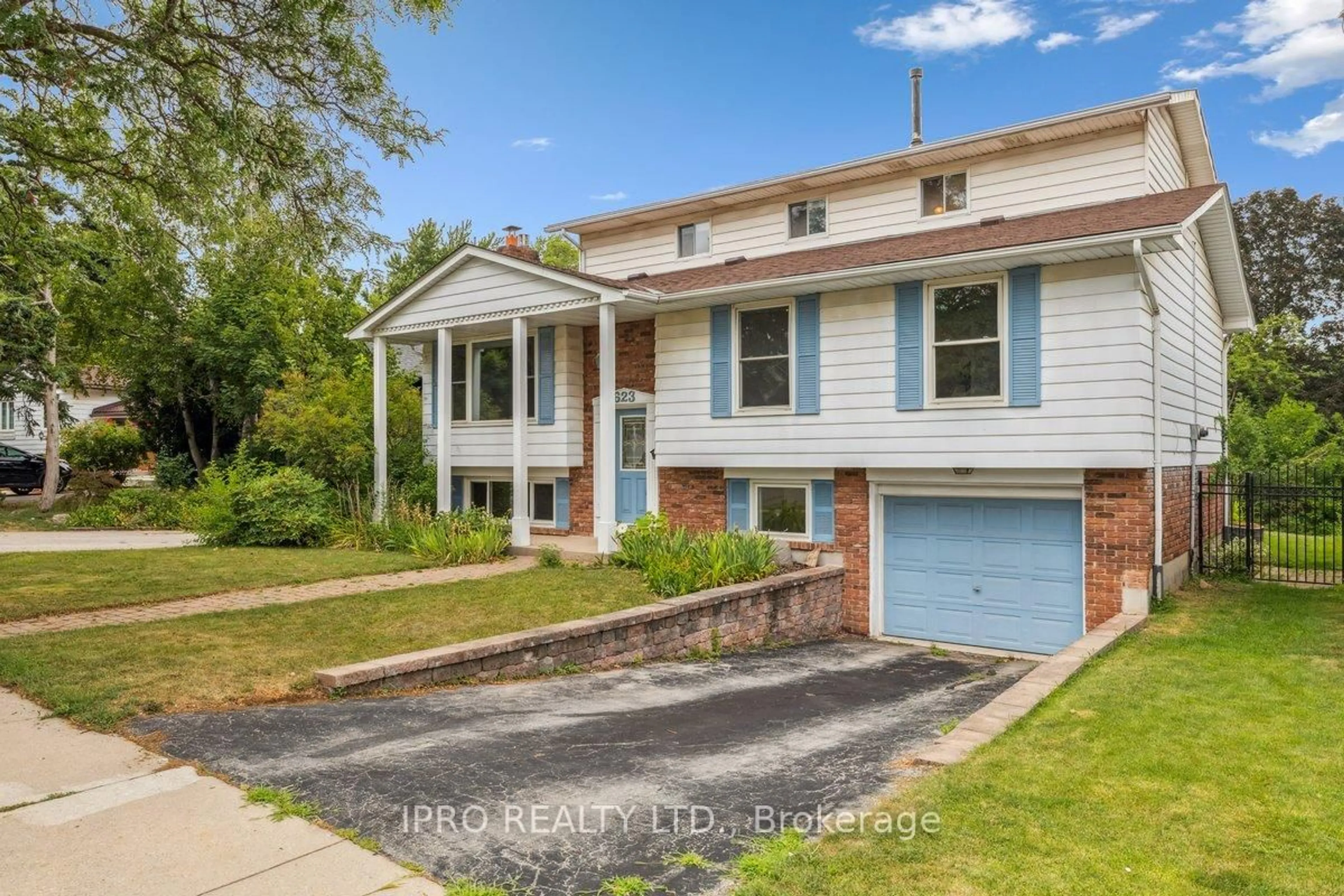 Home with brick exterior material, street for 623 Sheraton Rd, Burlington Ontario L7L 4B3