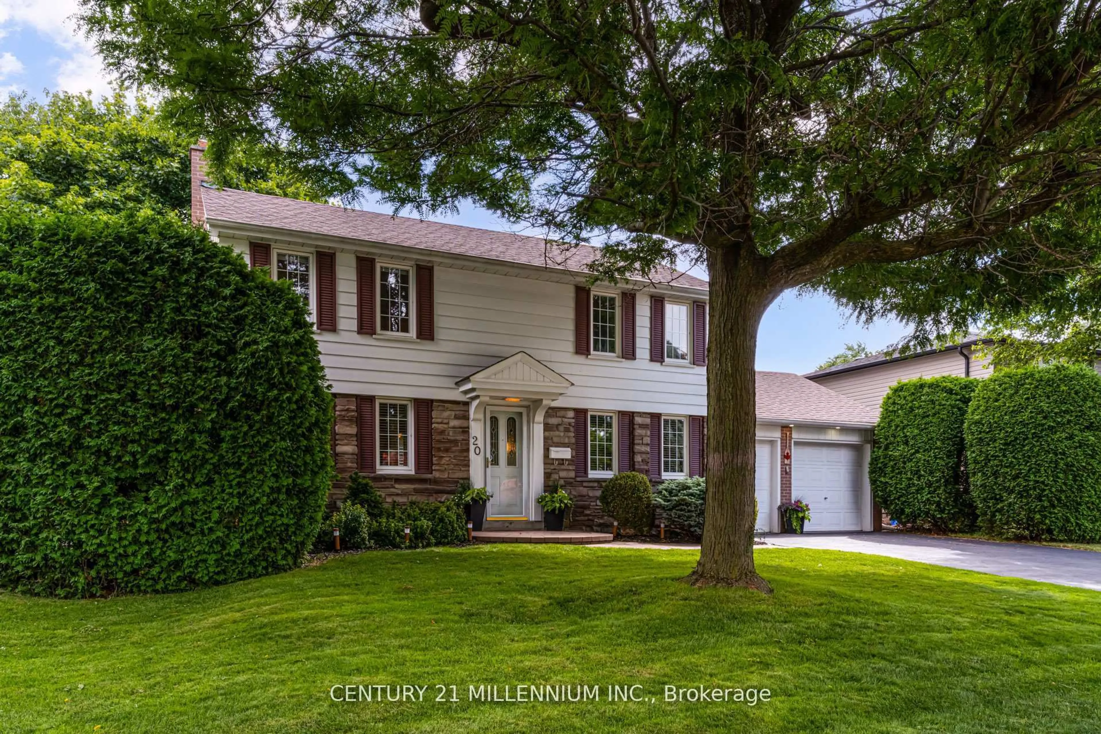 Home with vinyl exterior material, street for 20 Alderway Ave, Brampton Ontario L6Y 2B7