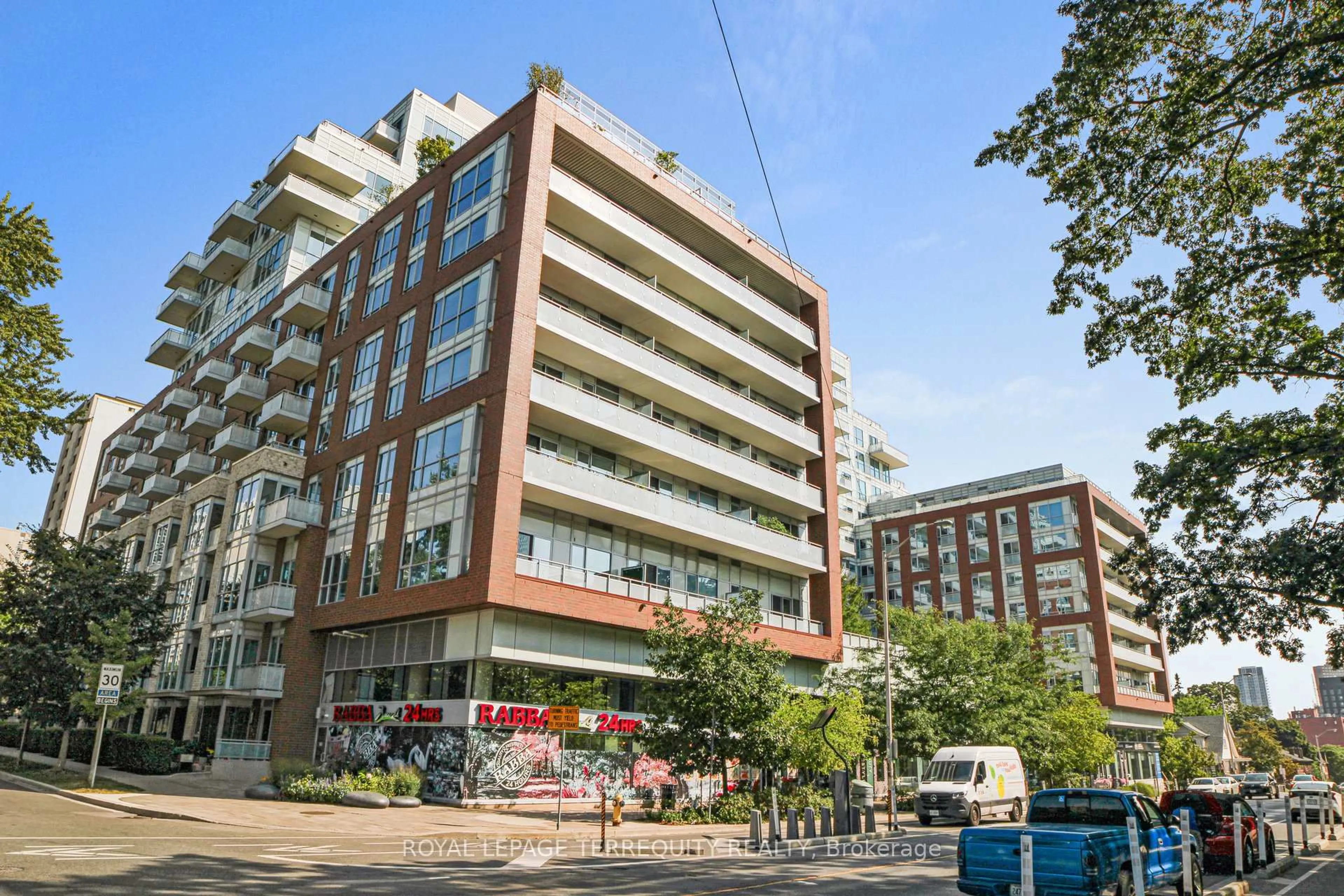 Patio, building for 1830 Bloor St #329, Toronto Ontario M6P 0A2