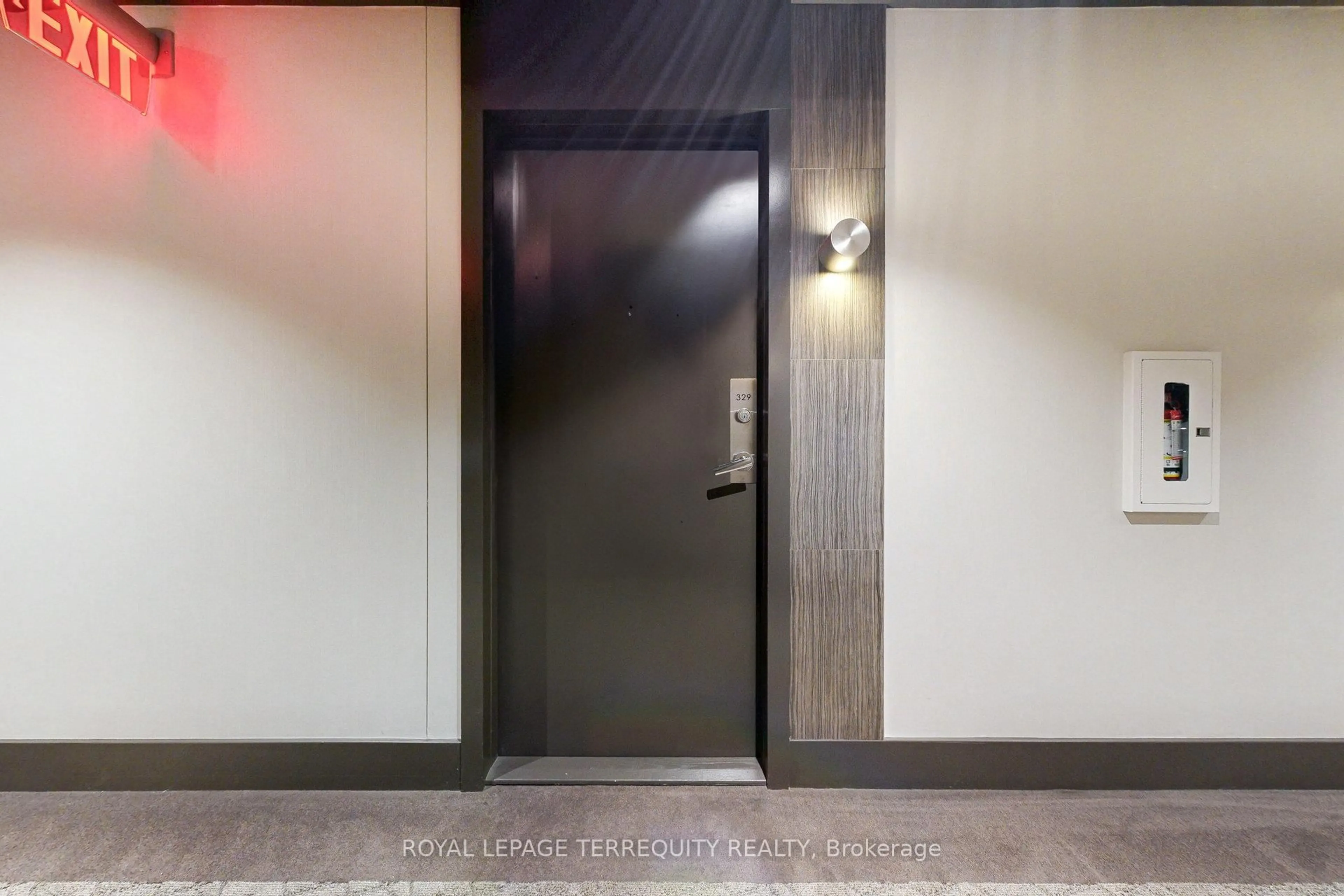 Indoor foyer for 1830 Bloor St #329, Toronto Ontario M6P 0A2