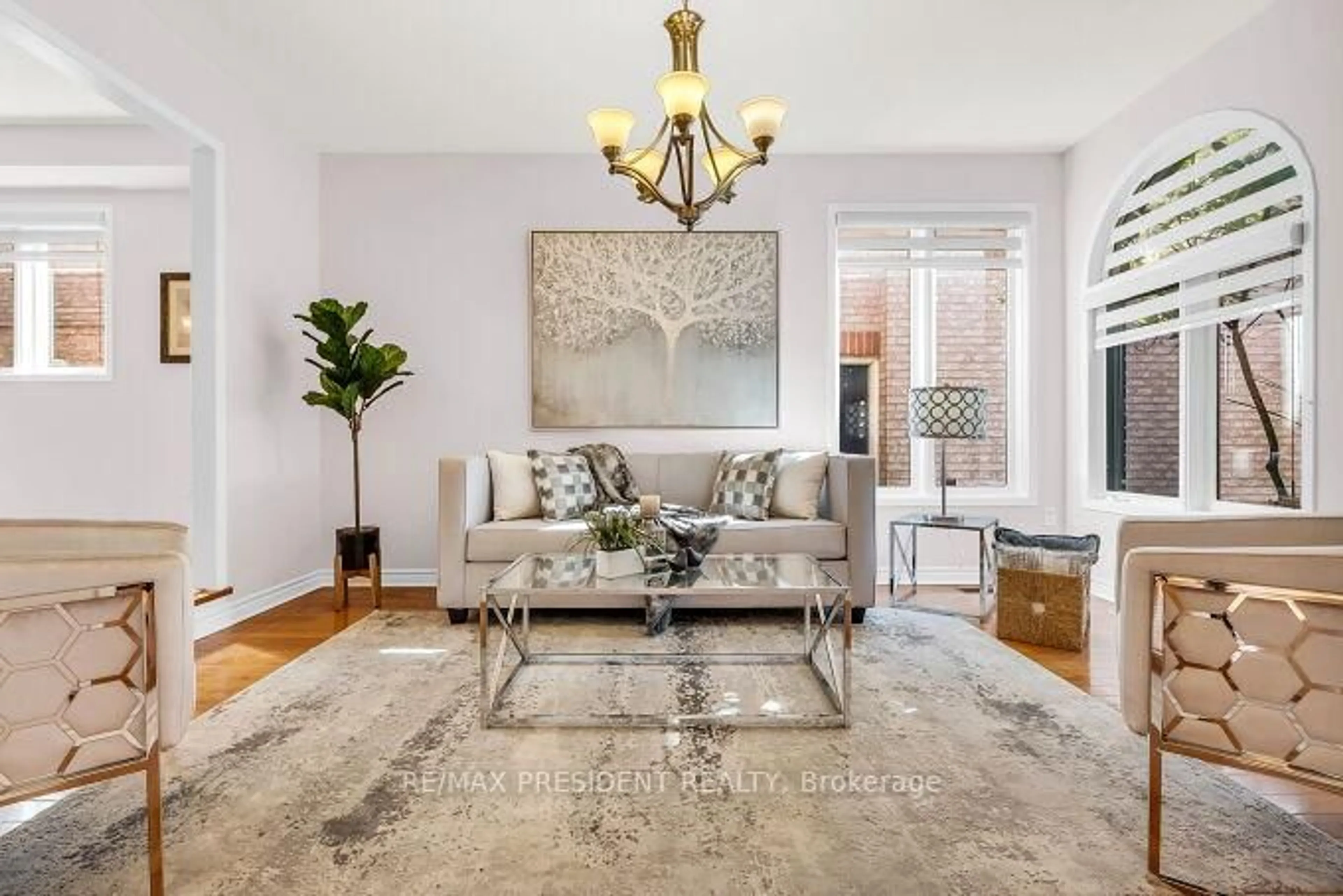 Living room with furniture, unknown for 1466 Willowvale Gdns, Mississauga Ontario L5V 1T7