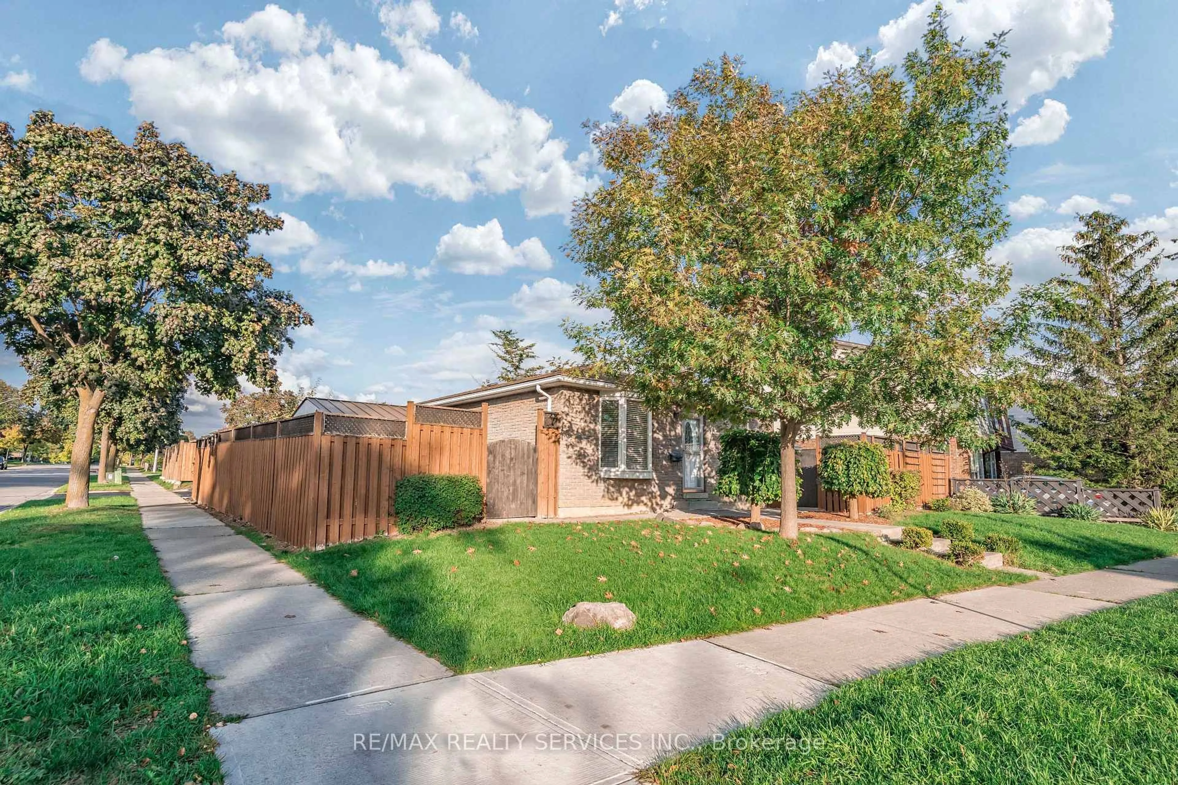 A pic from outside/outdoor area/front of a property/back of a property/a pic from drone, street for 66 Tindale Rd, Brampton Ontario L6V 2G9